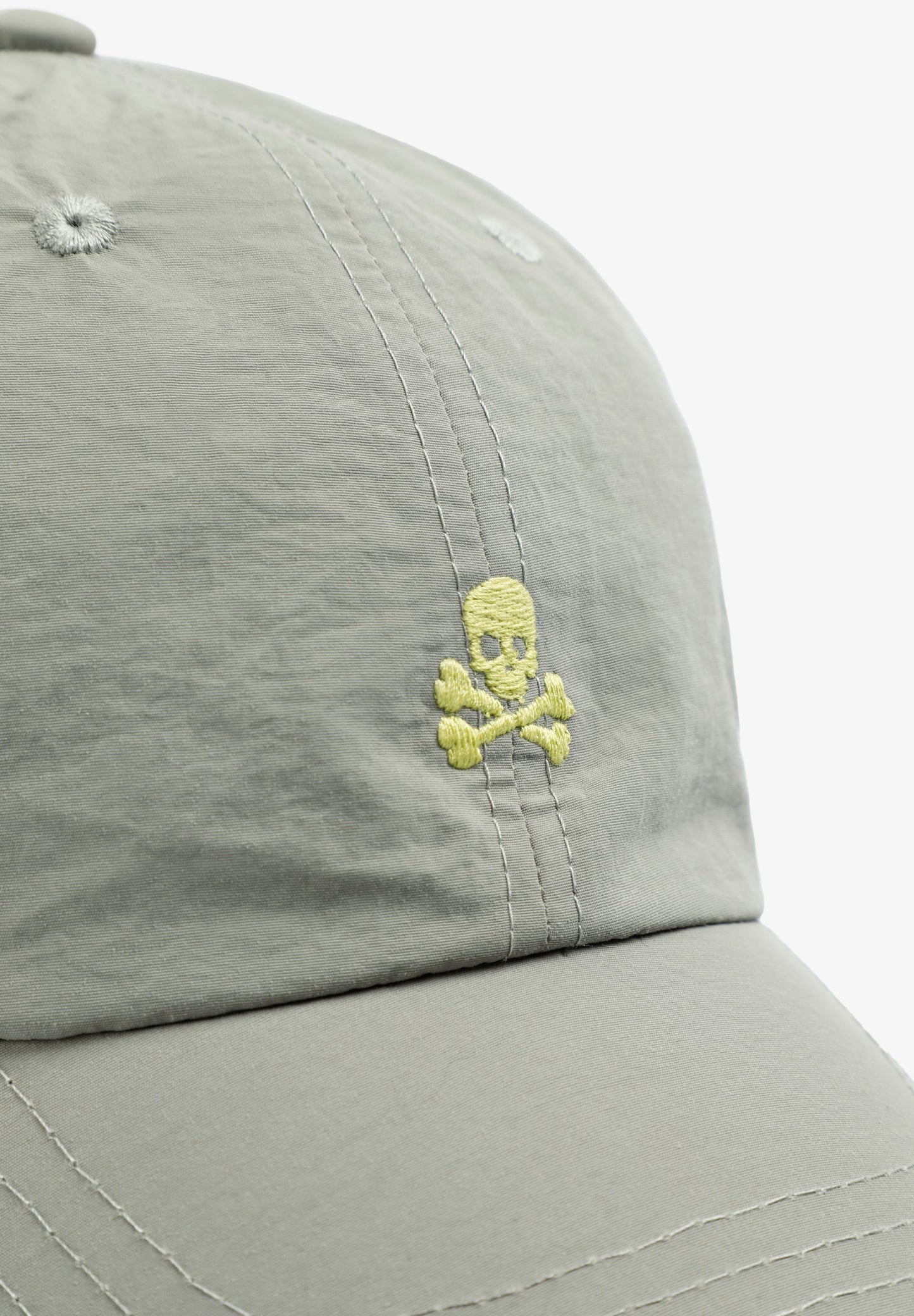 GORRA CALAVERA CONTRASTE