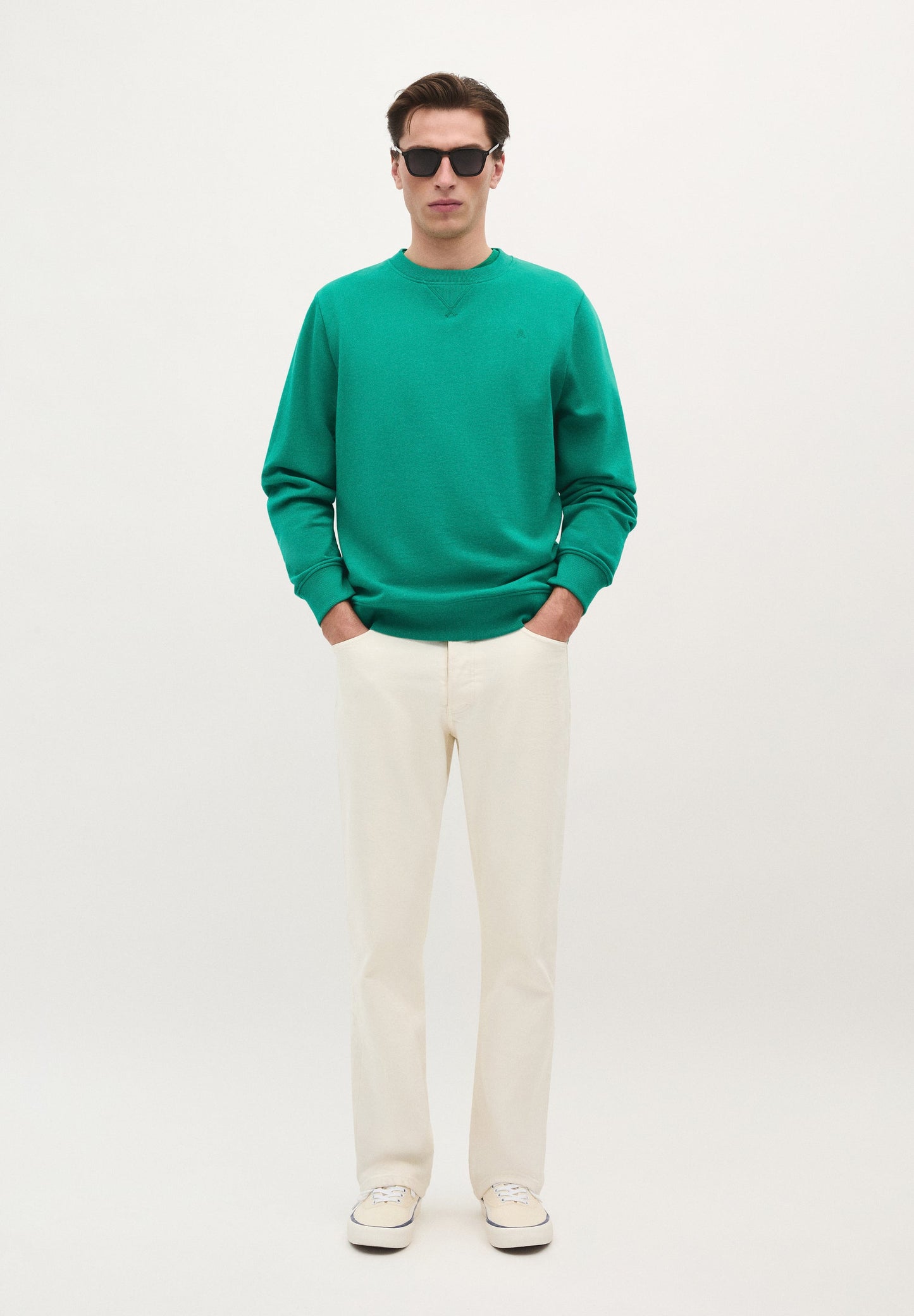 POLERÓN BÁSICO CALAVERA BORDADA