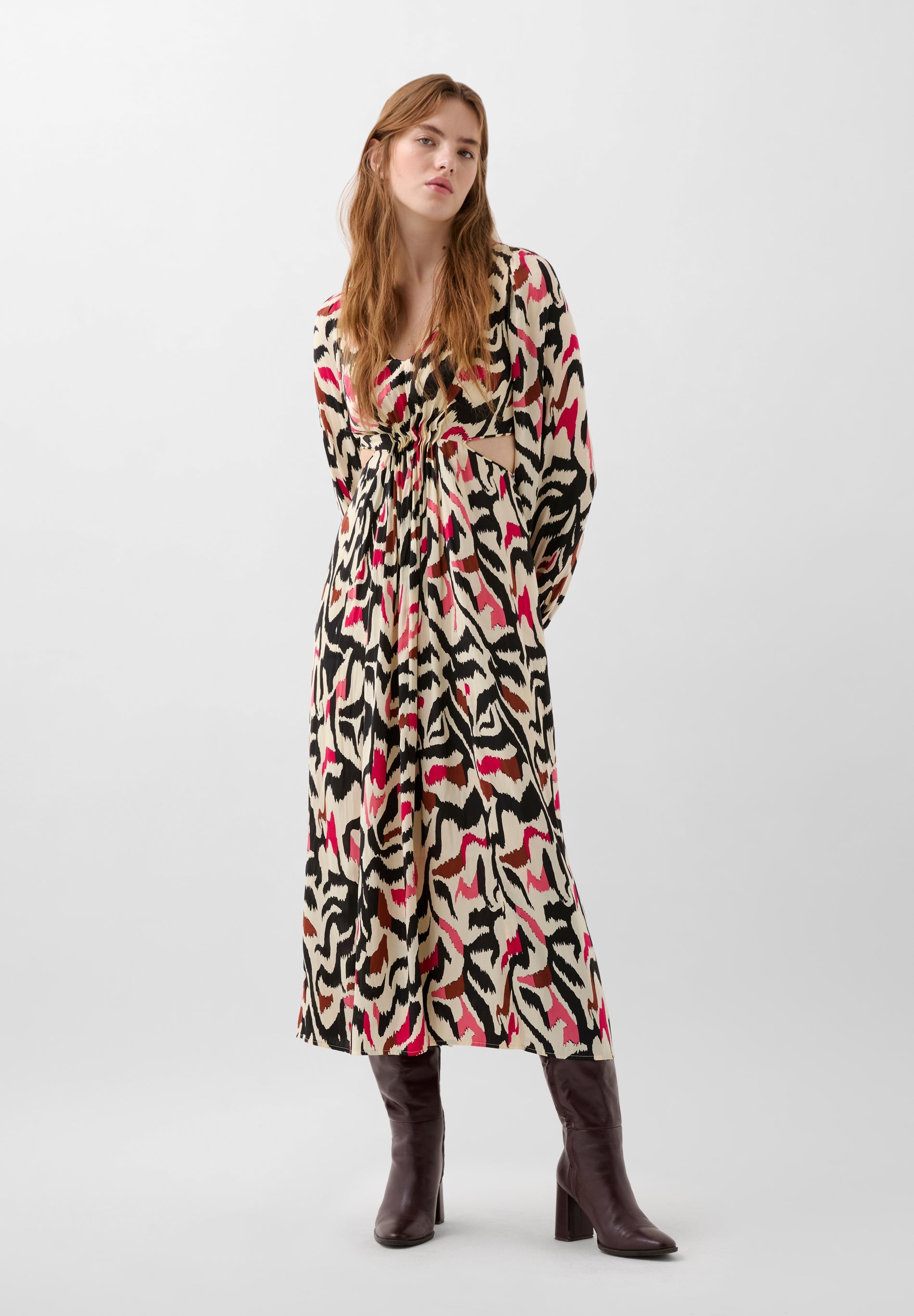 VESTIDO ESTAMPADO ABERTURAS