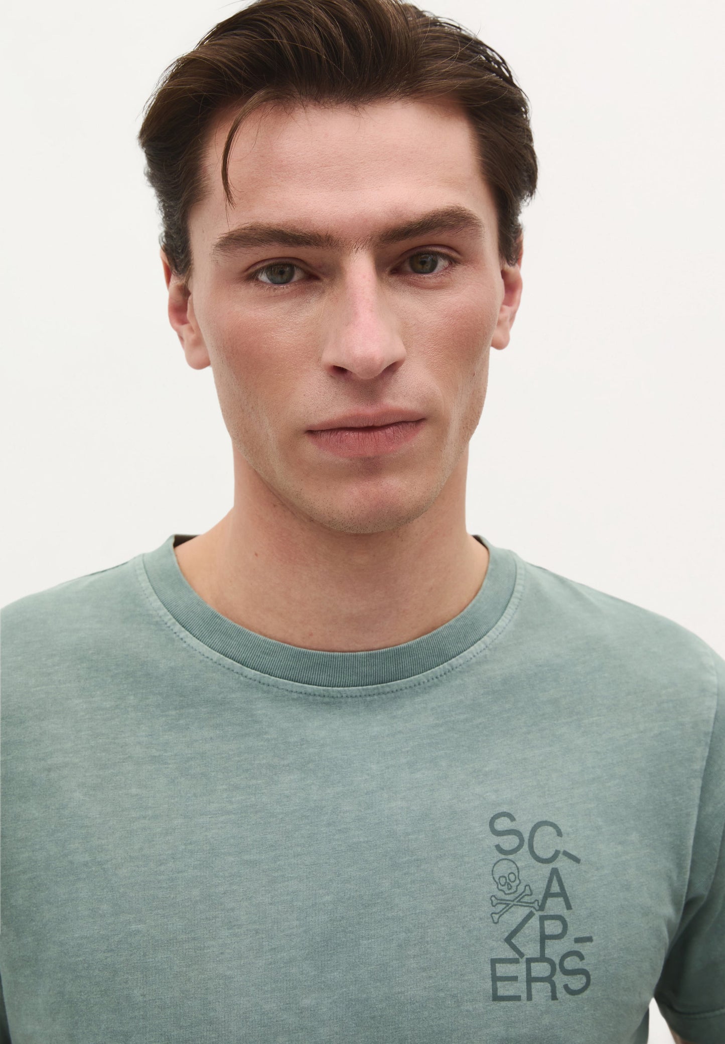 POLERA LOGO CALAVERA