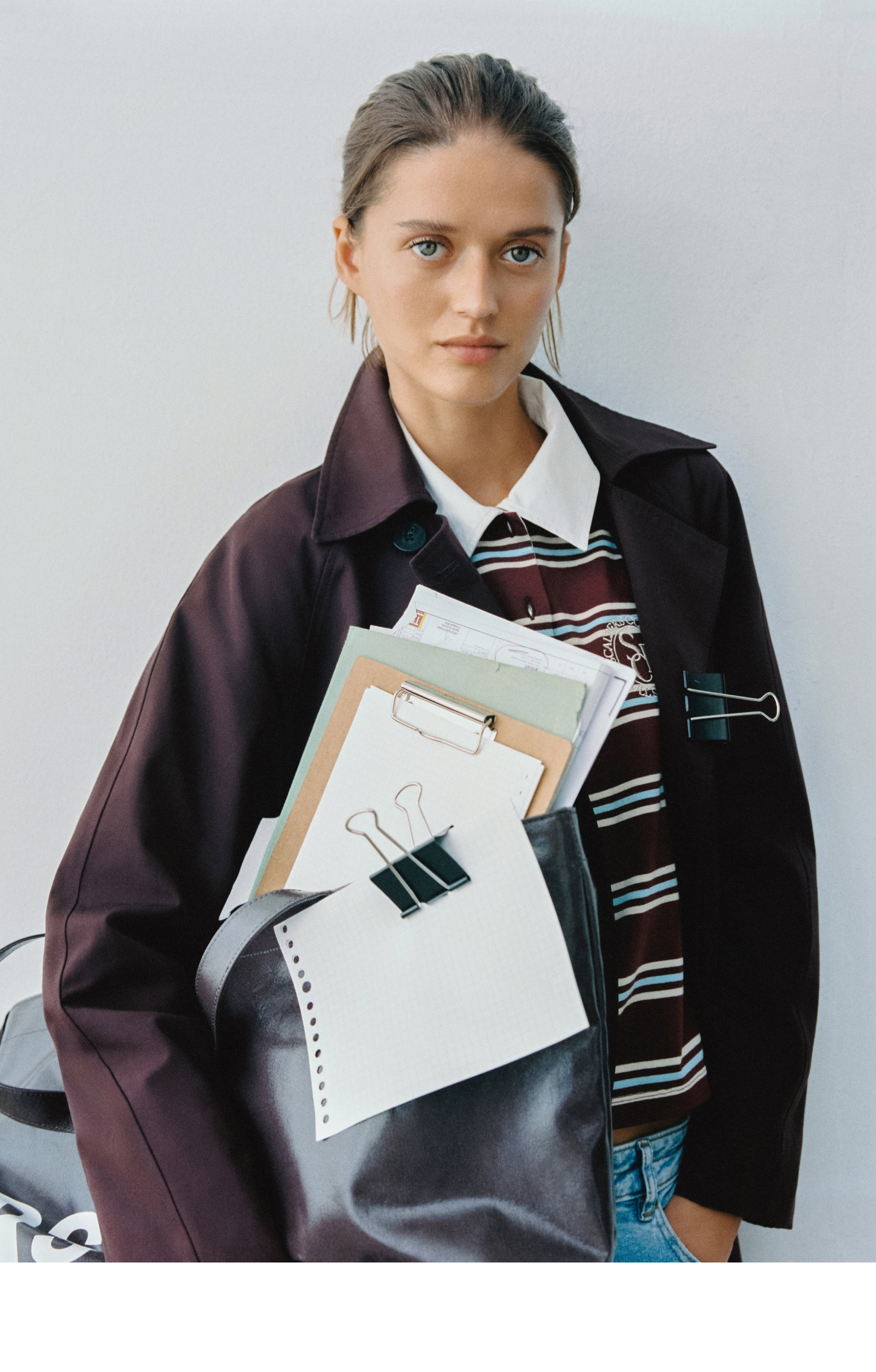 070925_des_backtooffice_woman_06