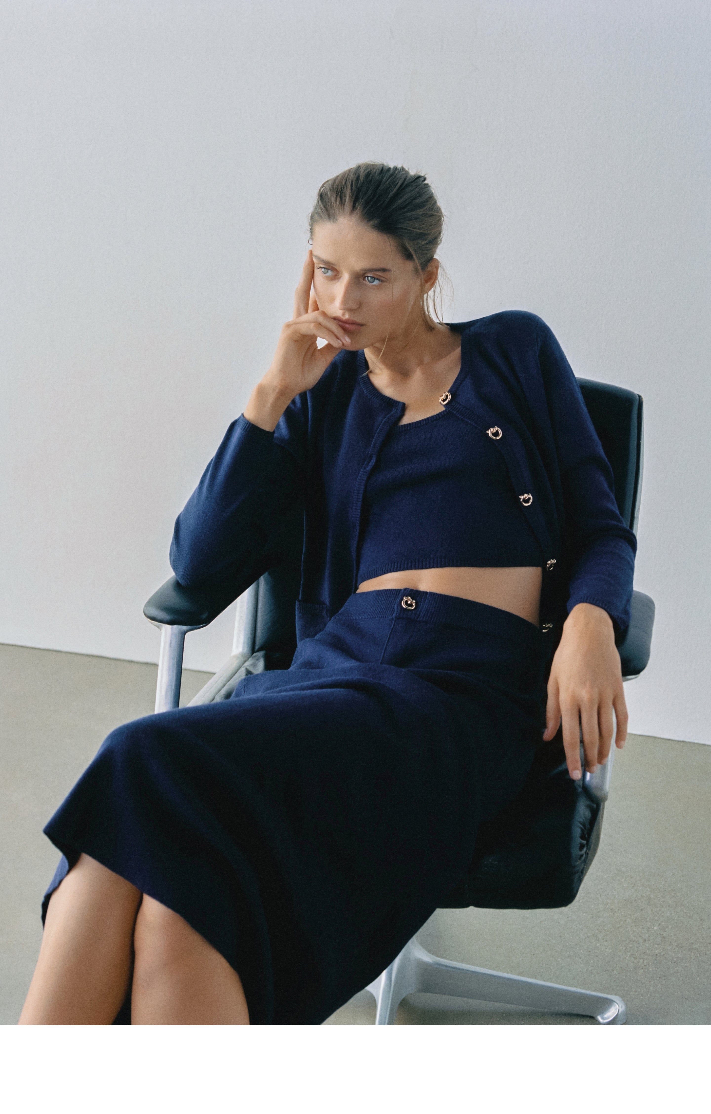 070925_des_backtooffice_woman_11