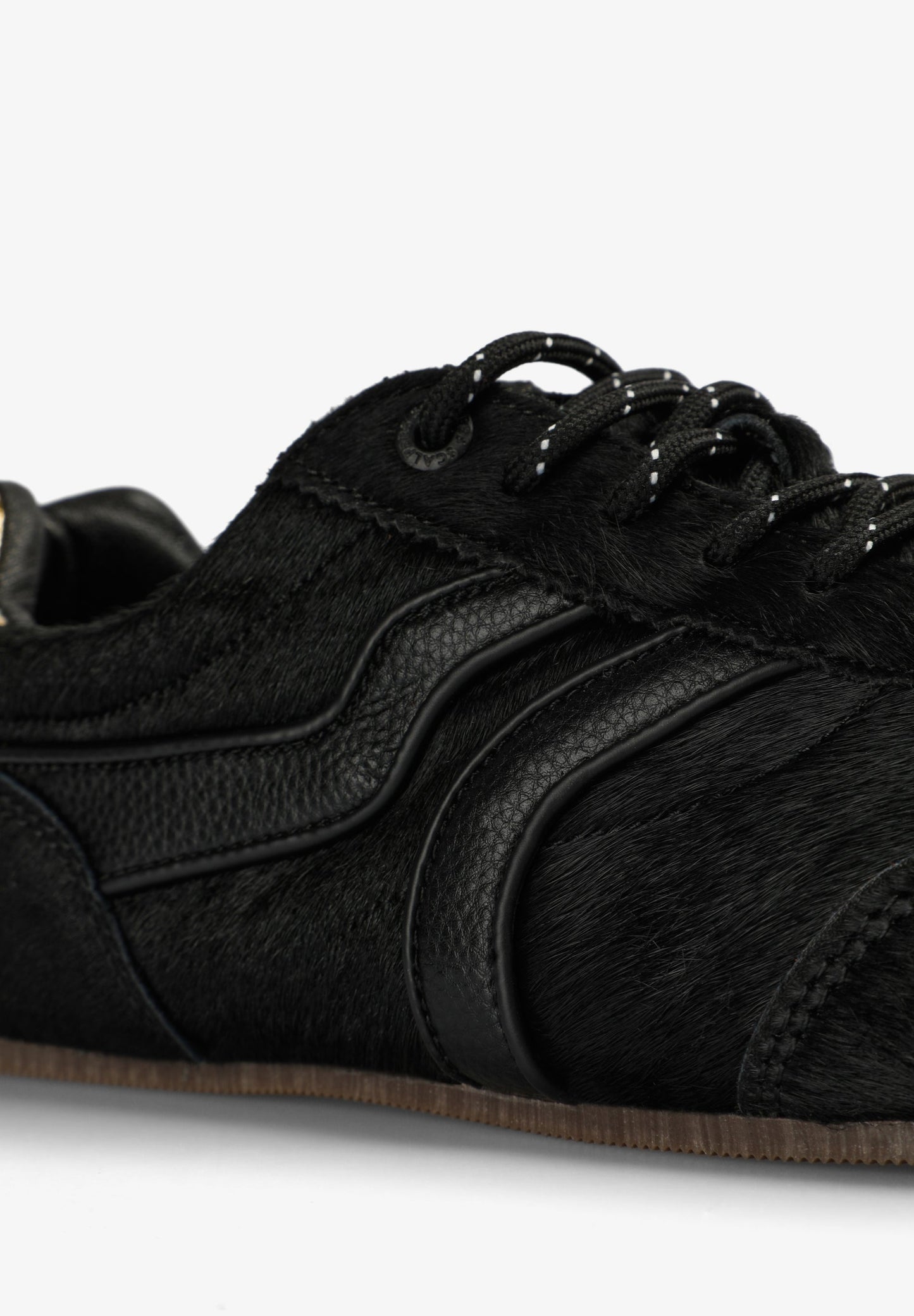 SNEAKERS PELO