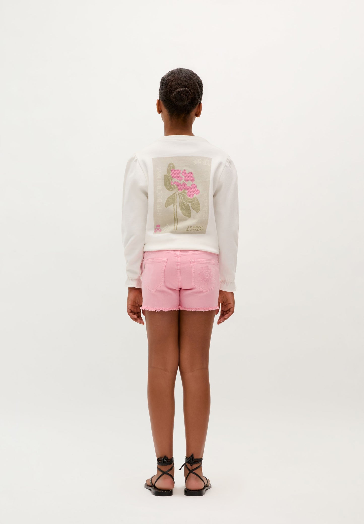 BERMUDA BORDADA FLOR
