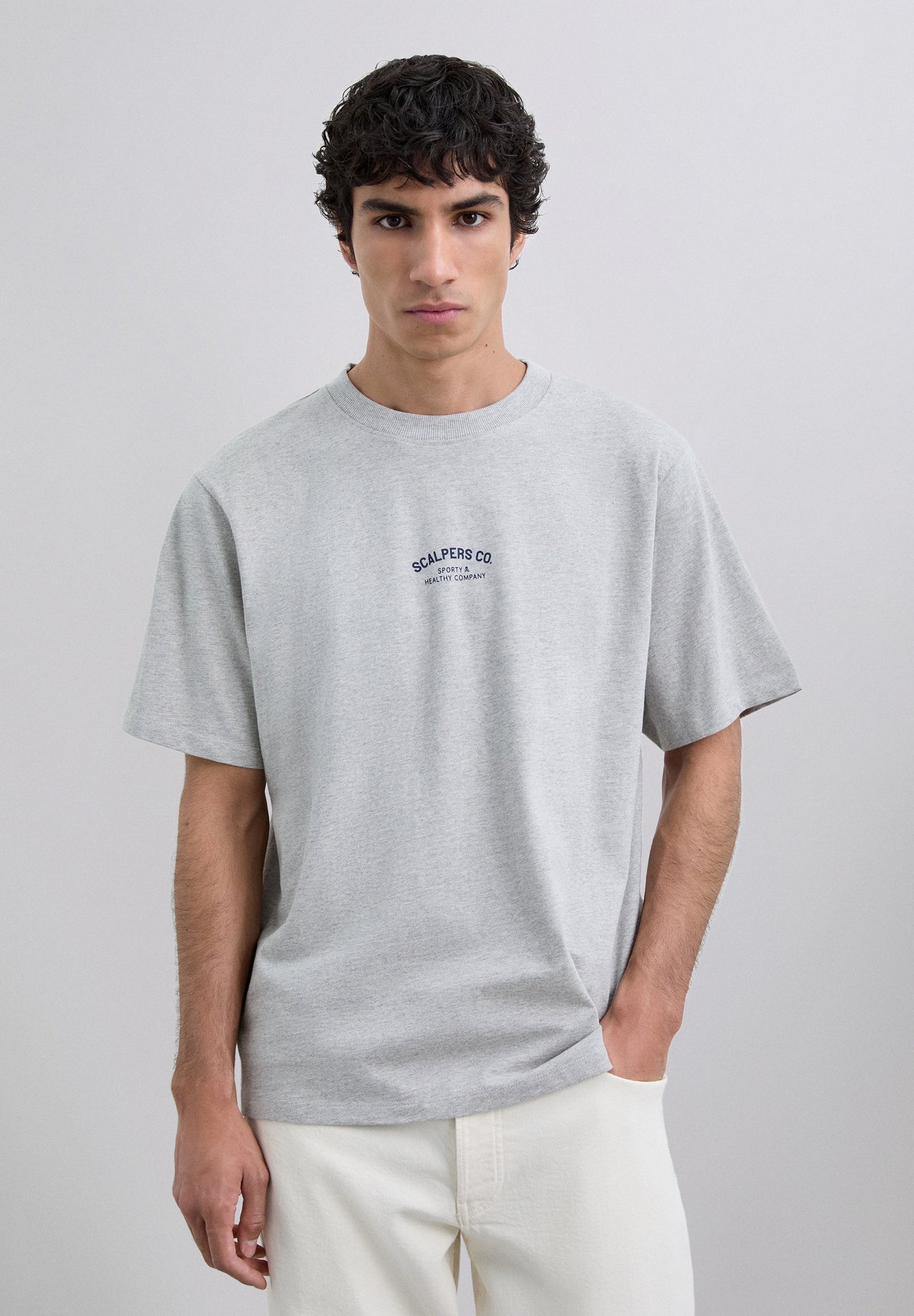 POLERA PRINT LOGO CONTRASTE