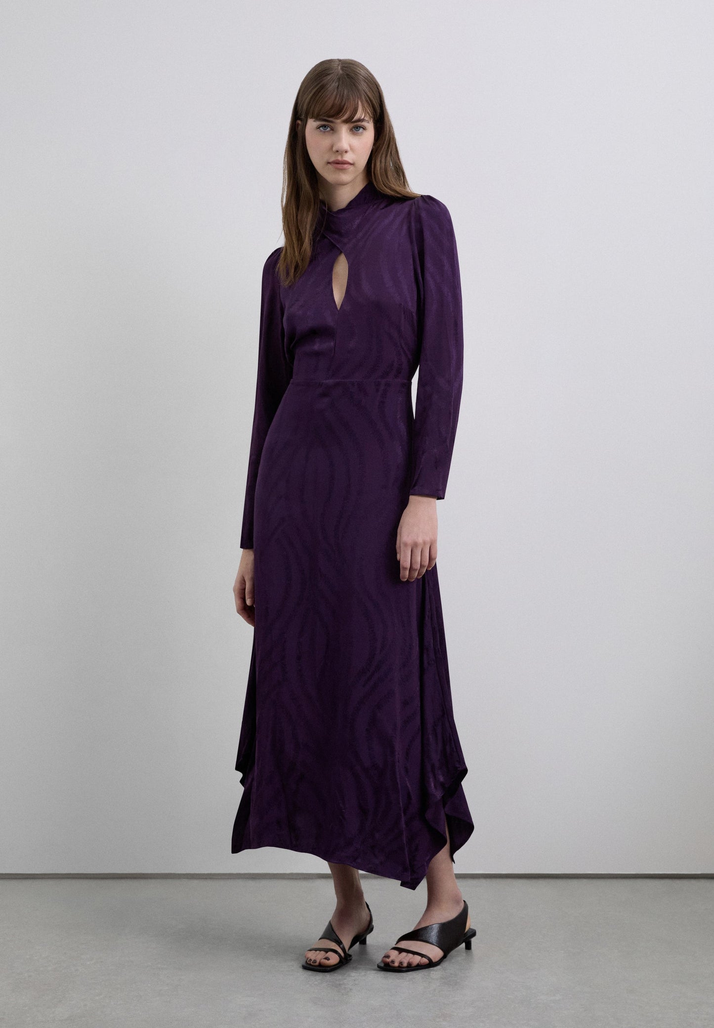 VESTIDO LARGO ONDAS CUELLO