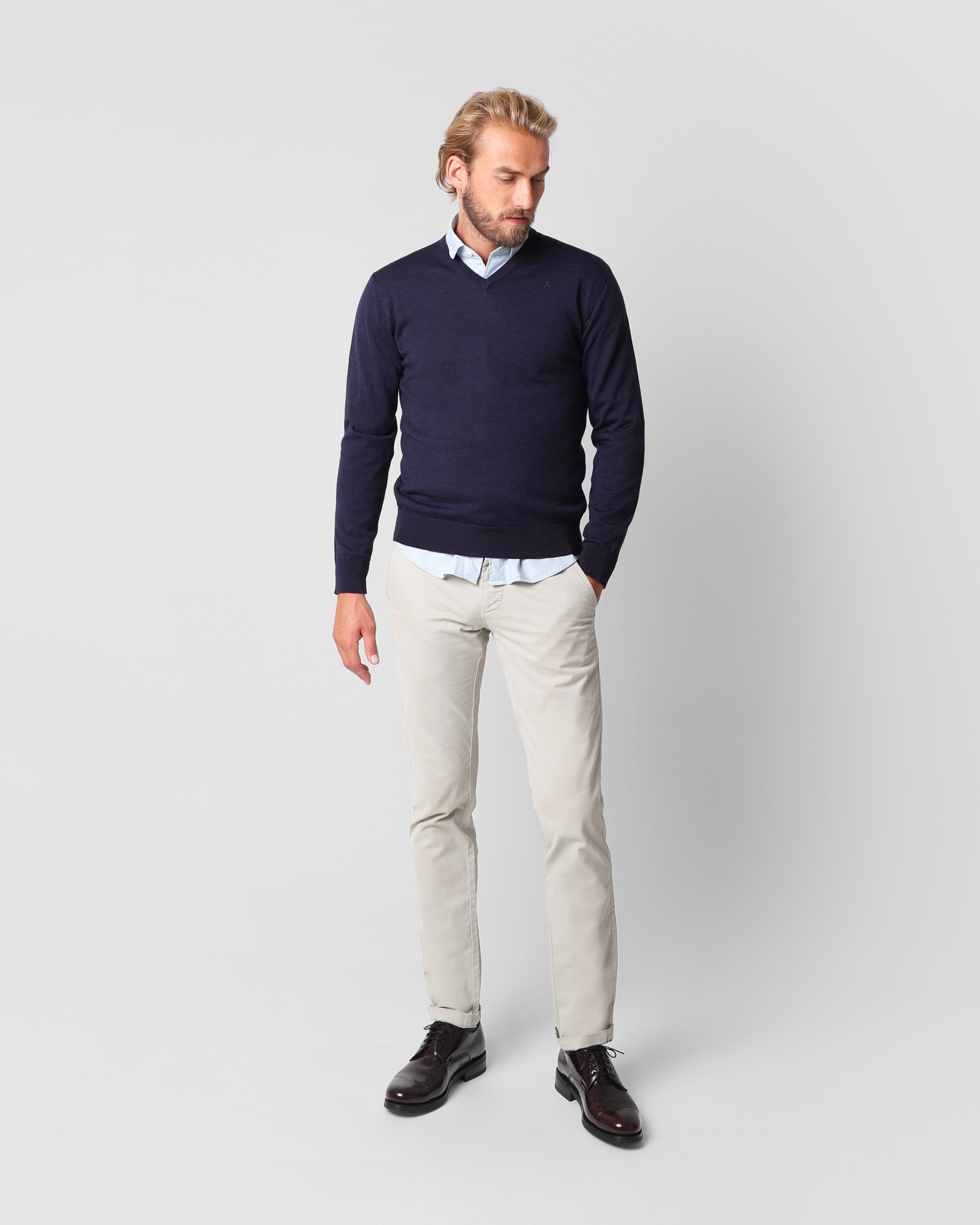 CLASSIC V-NECK NAVY