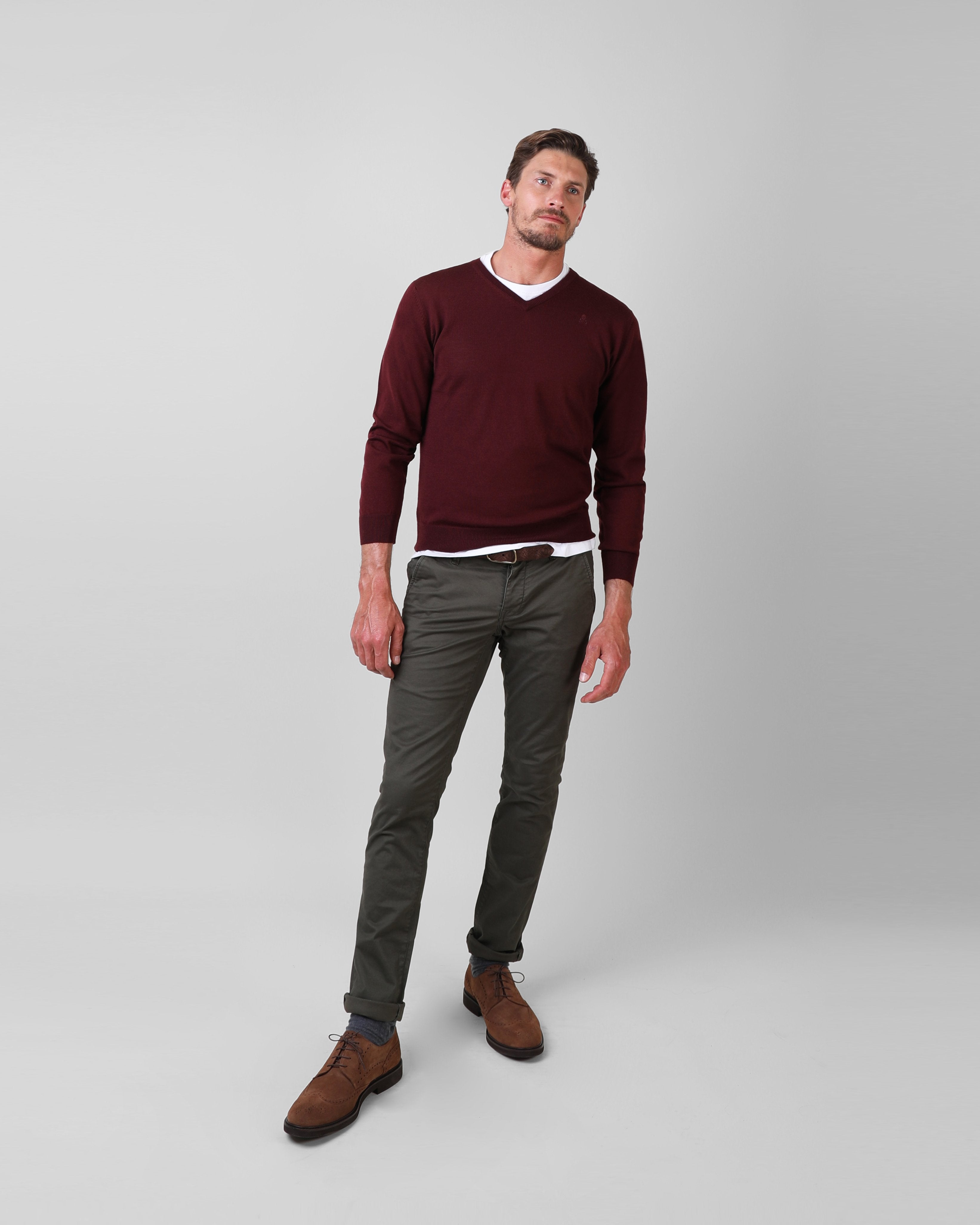 CLASSIC V-NECK BURGUNDY