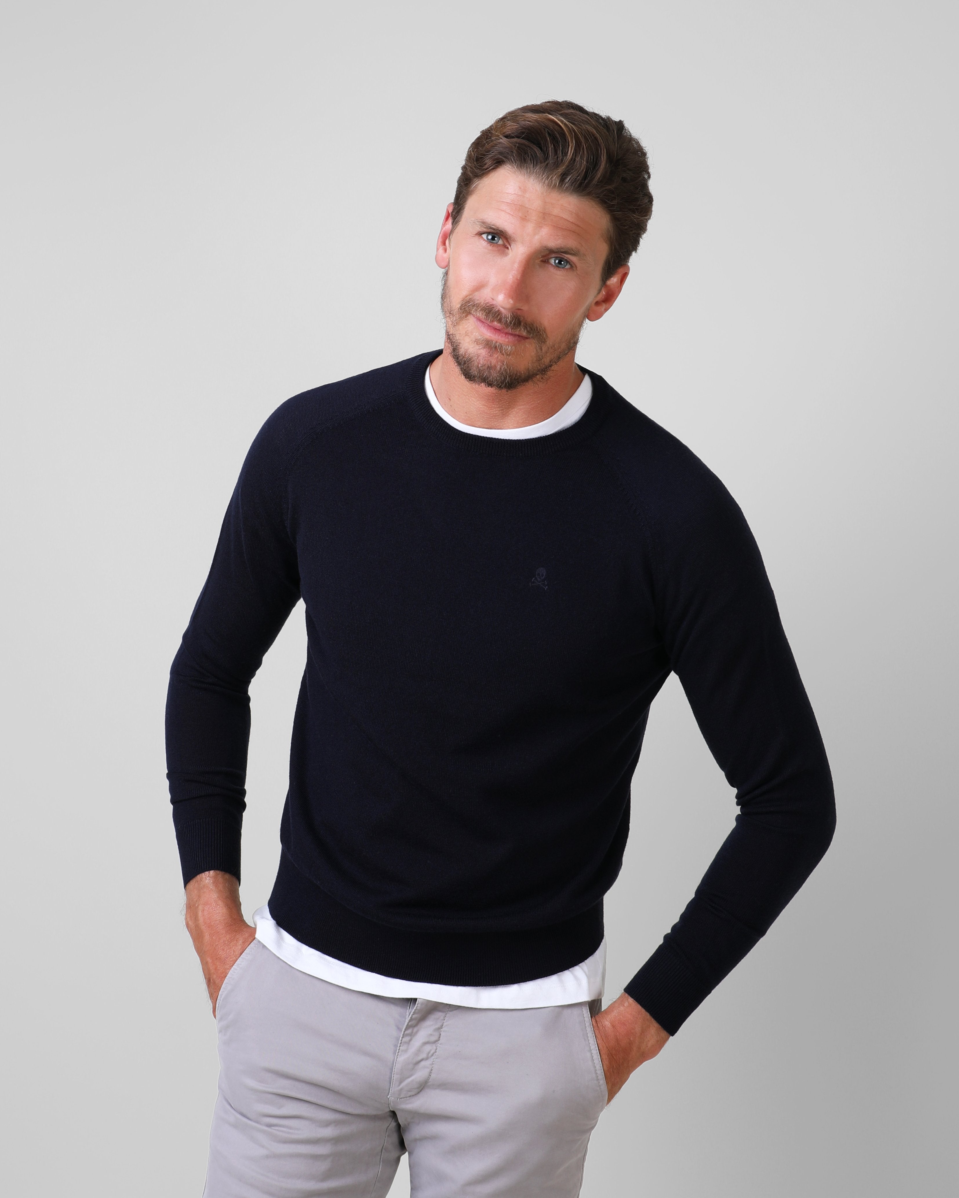 CLASSIC ROUND-NECK NAVY