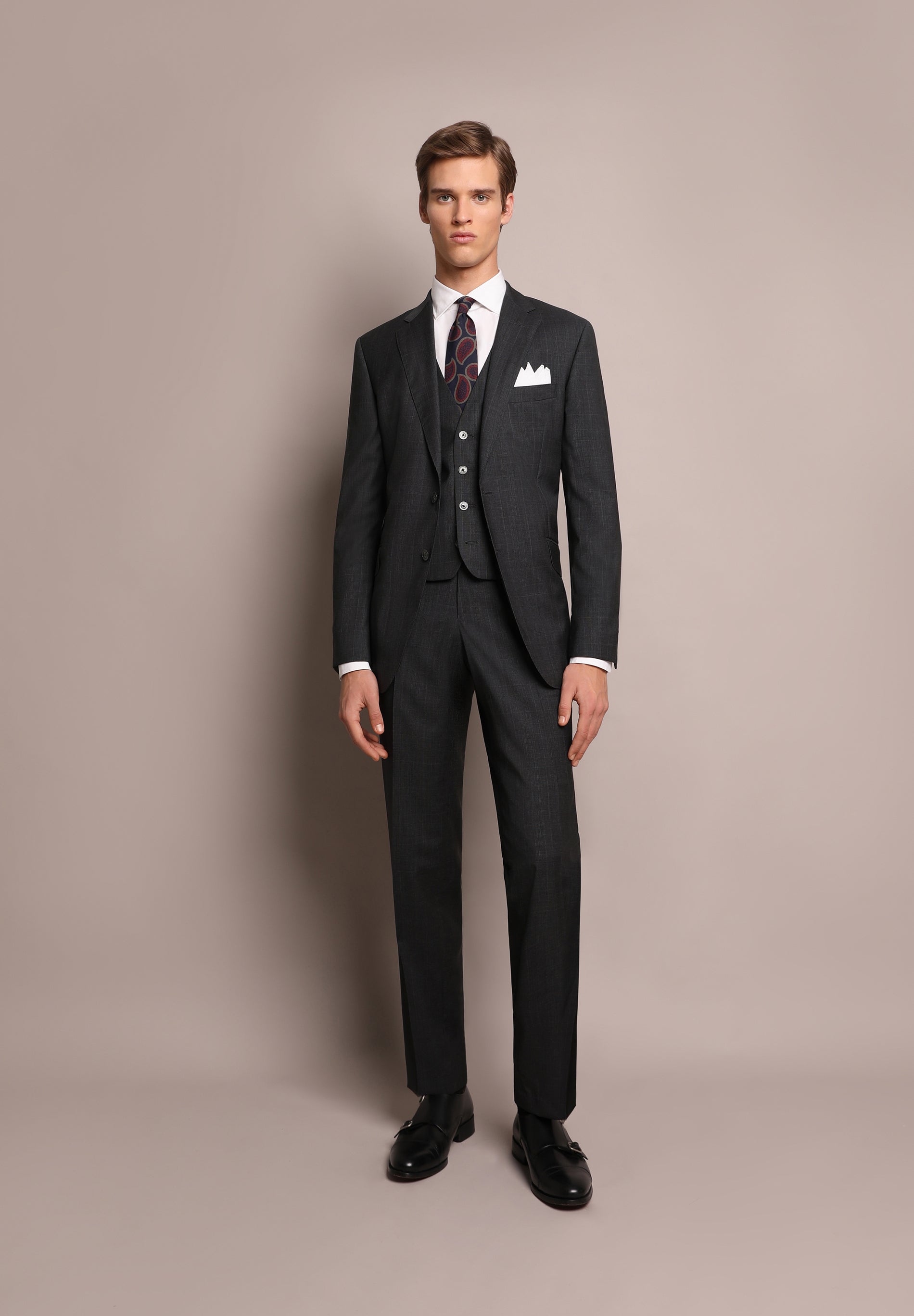 TRAJE TRES PIEZAS