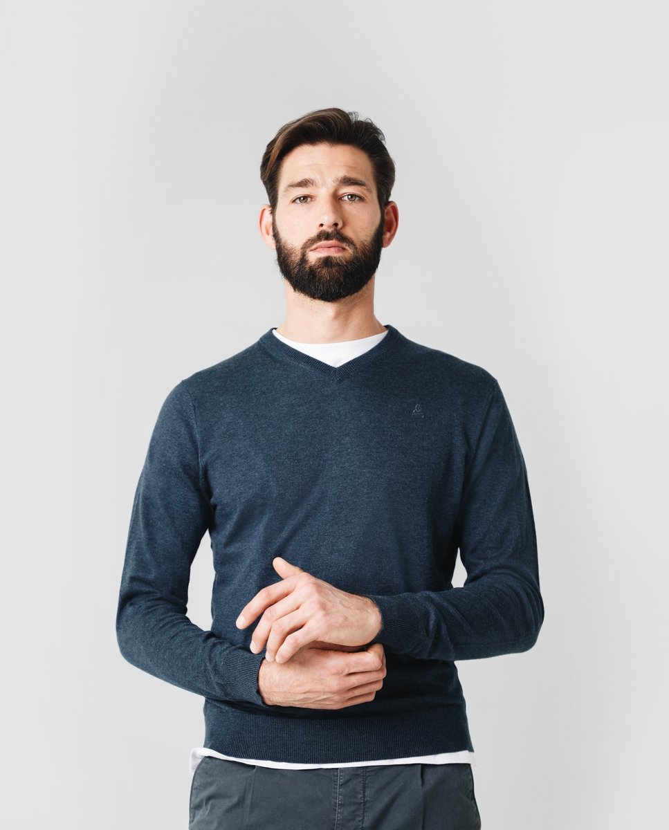 SKULL V NECK