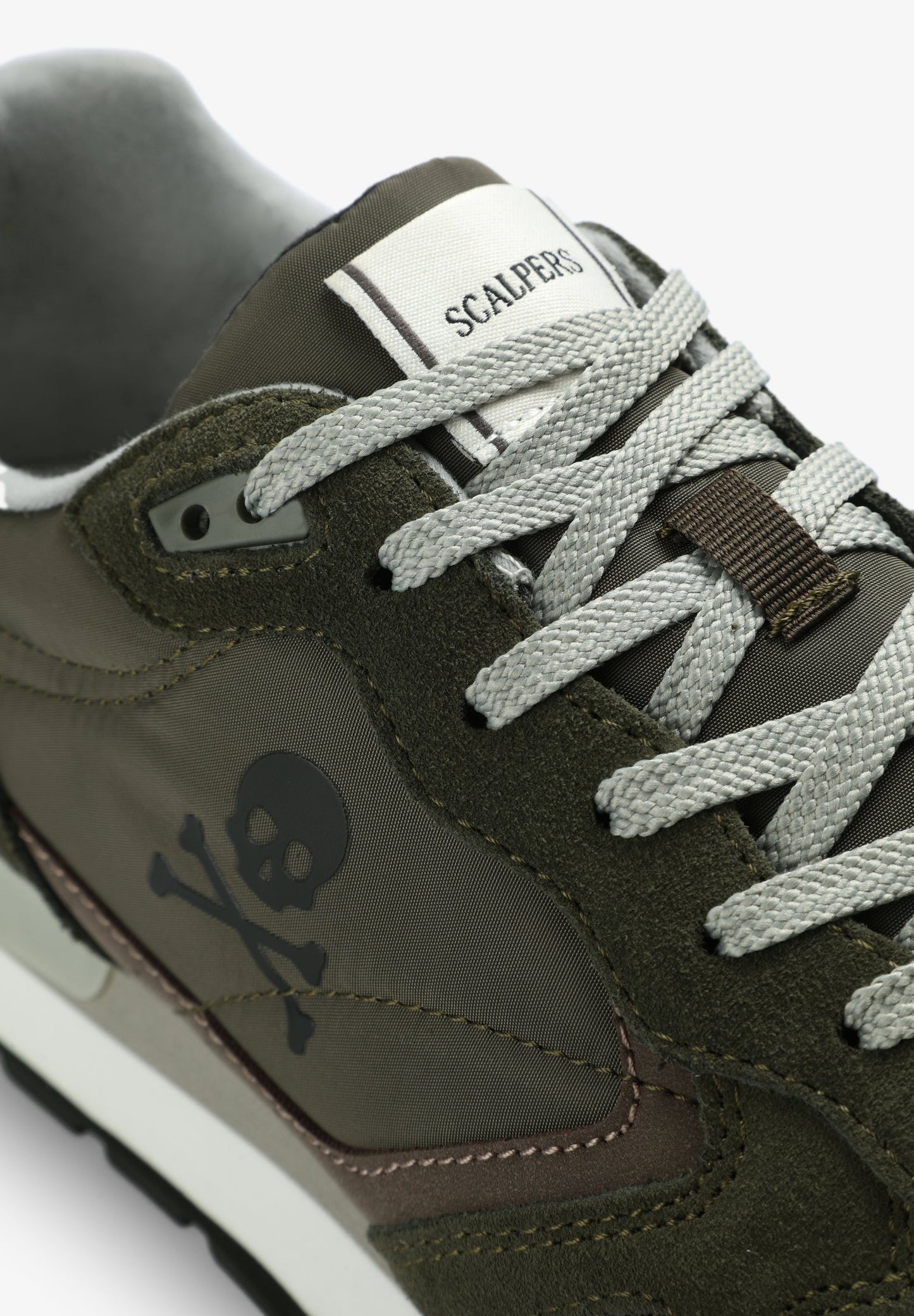 SNEAKERS RETRO CALAVERA