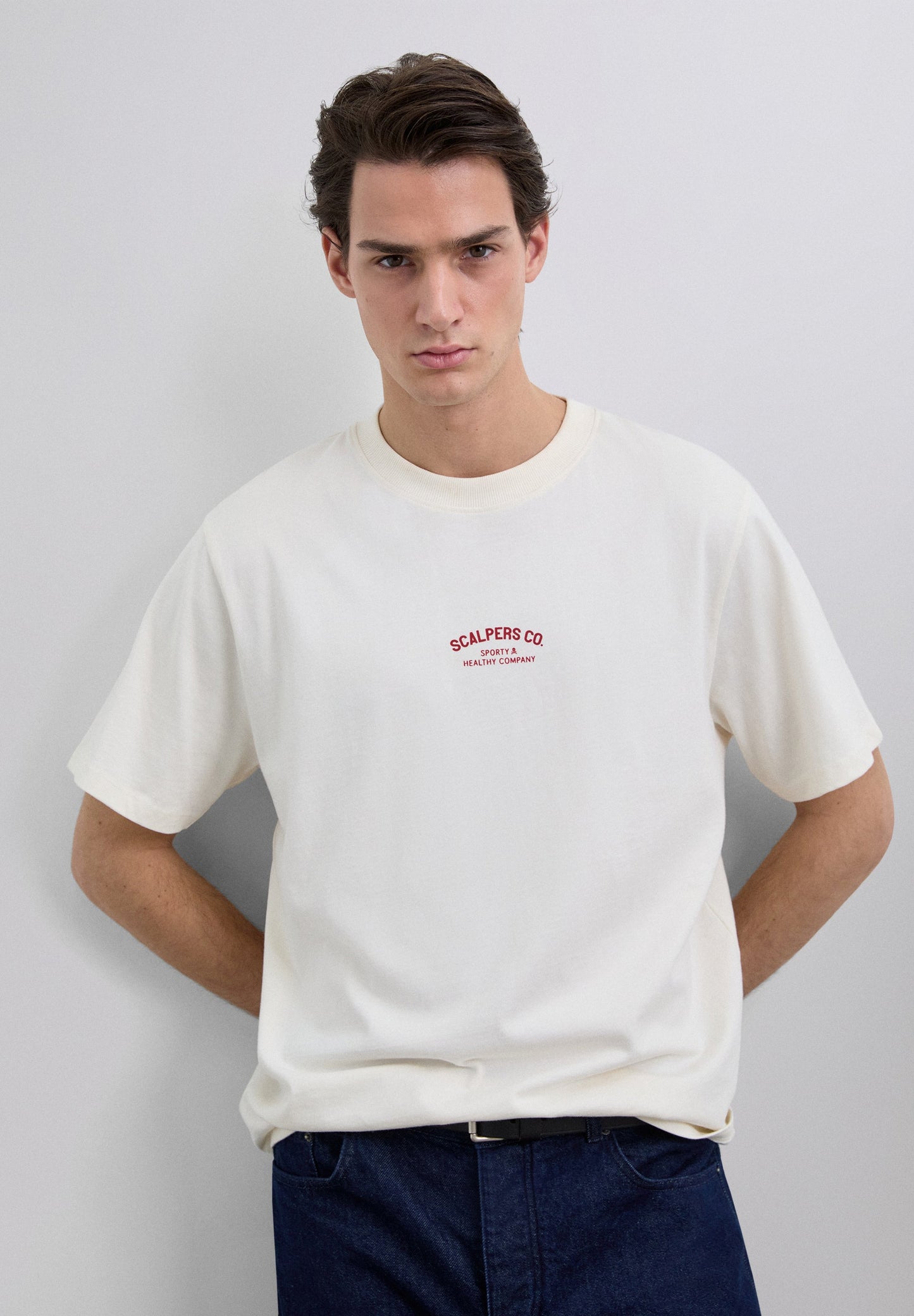 POLERA PRINT LOGO CONTRASTE