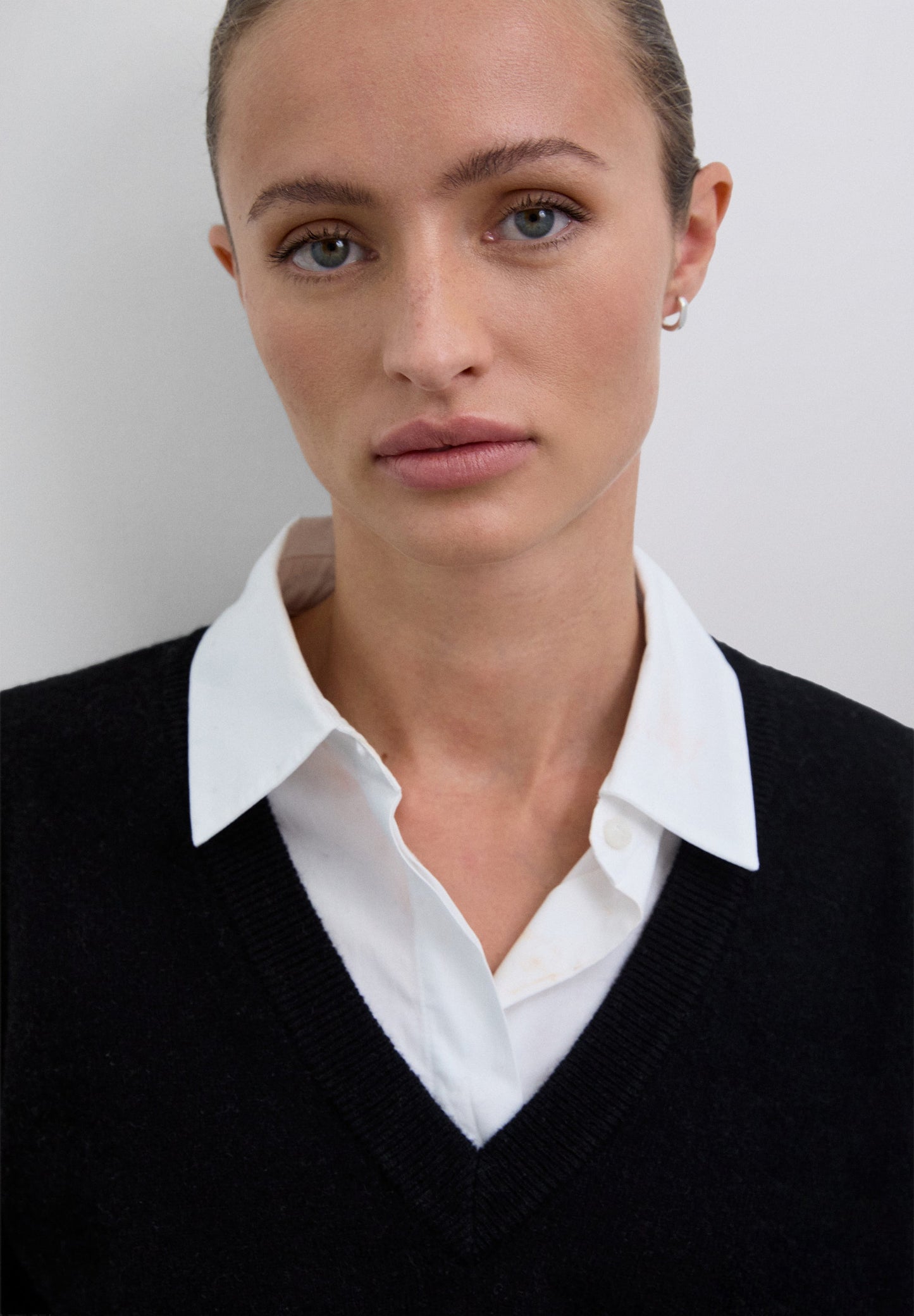 CHALECO MANGA ABULLONADA