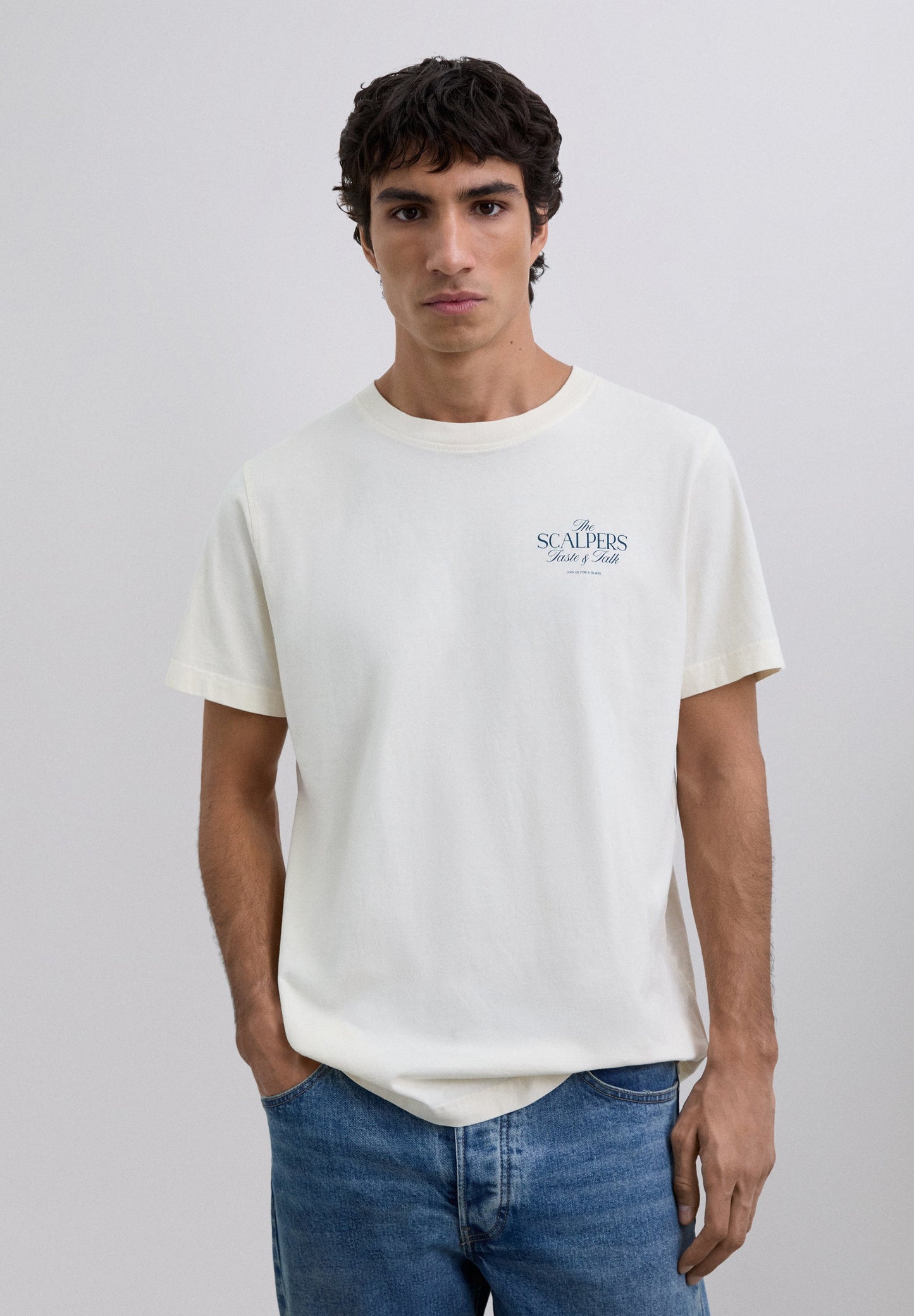 POLERA PRINT LOGO CONTRASTE