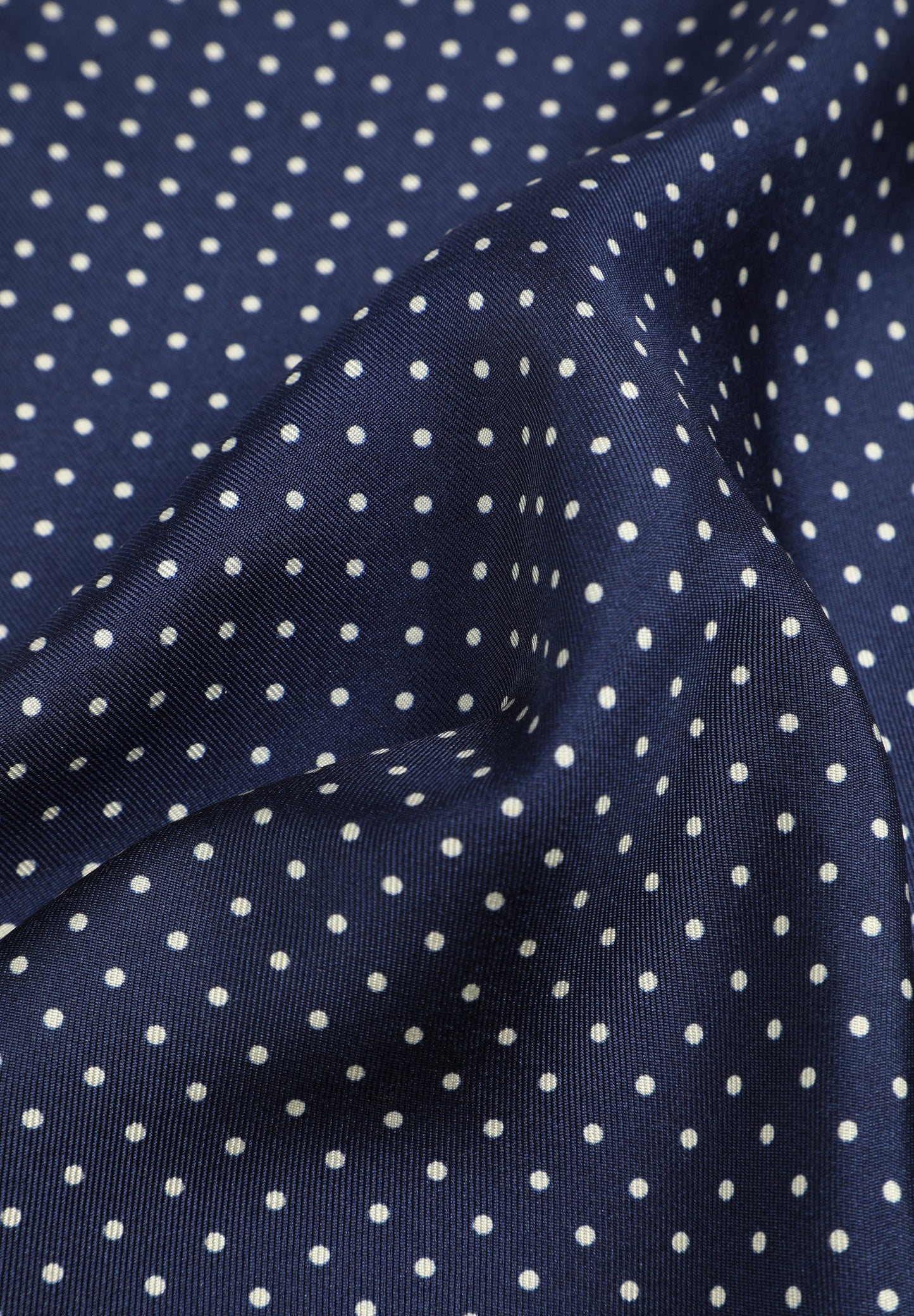 PAÑUELO SEDA LUNARES LOGO