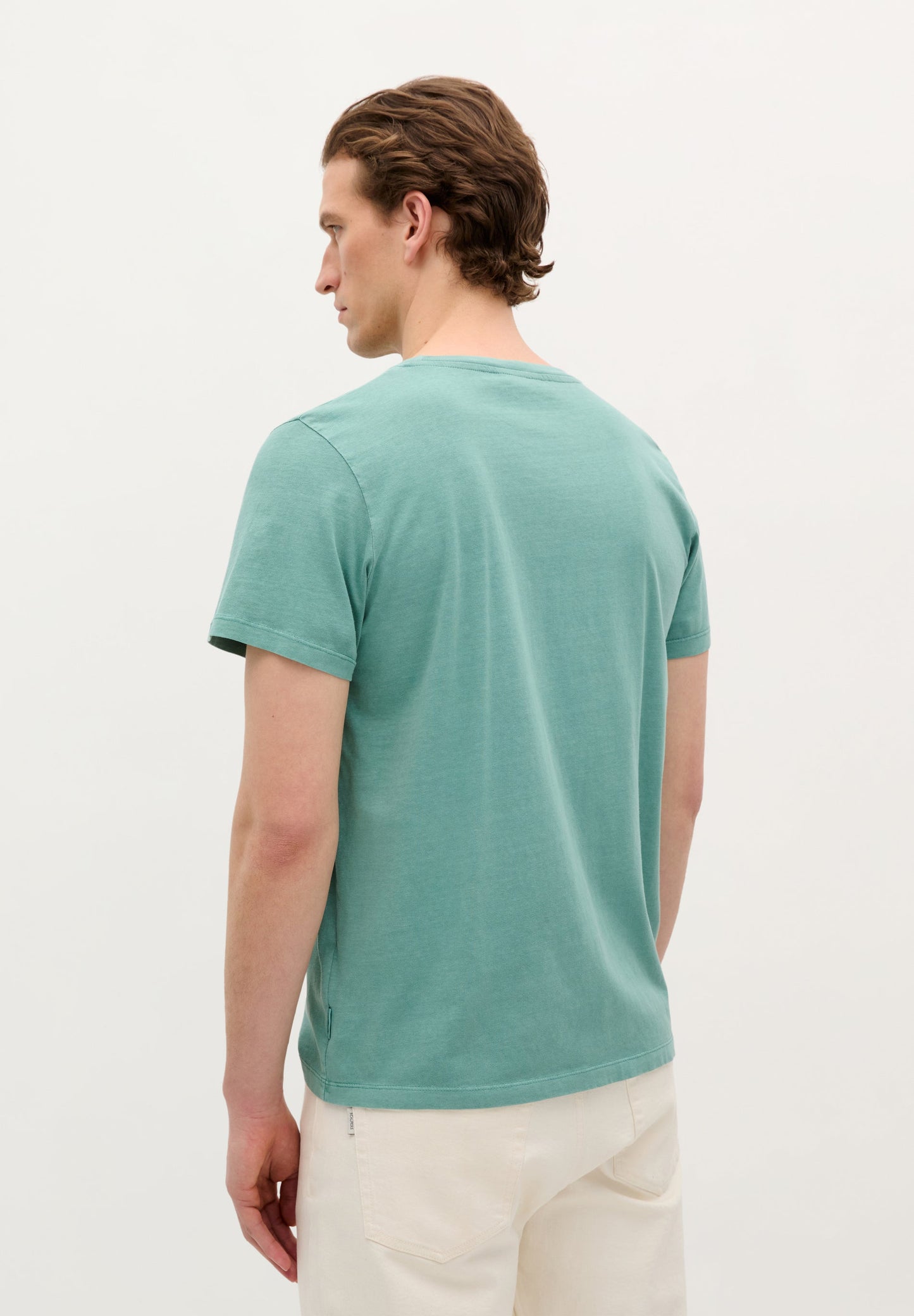 POLERA CALAVERA BORDADA TONO