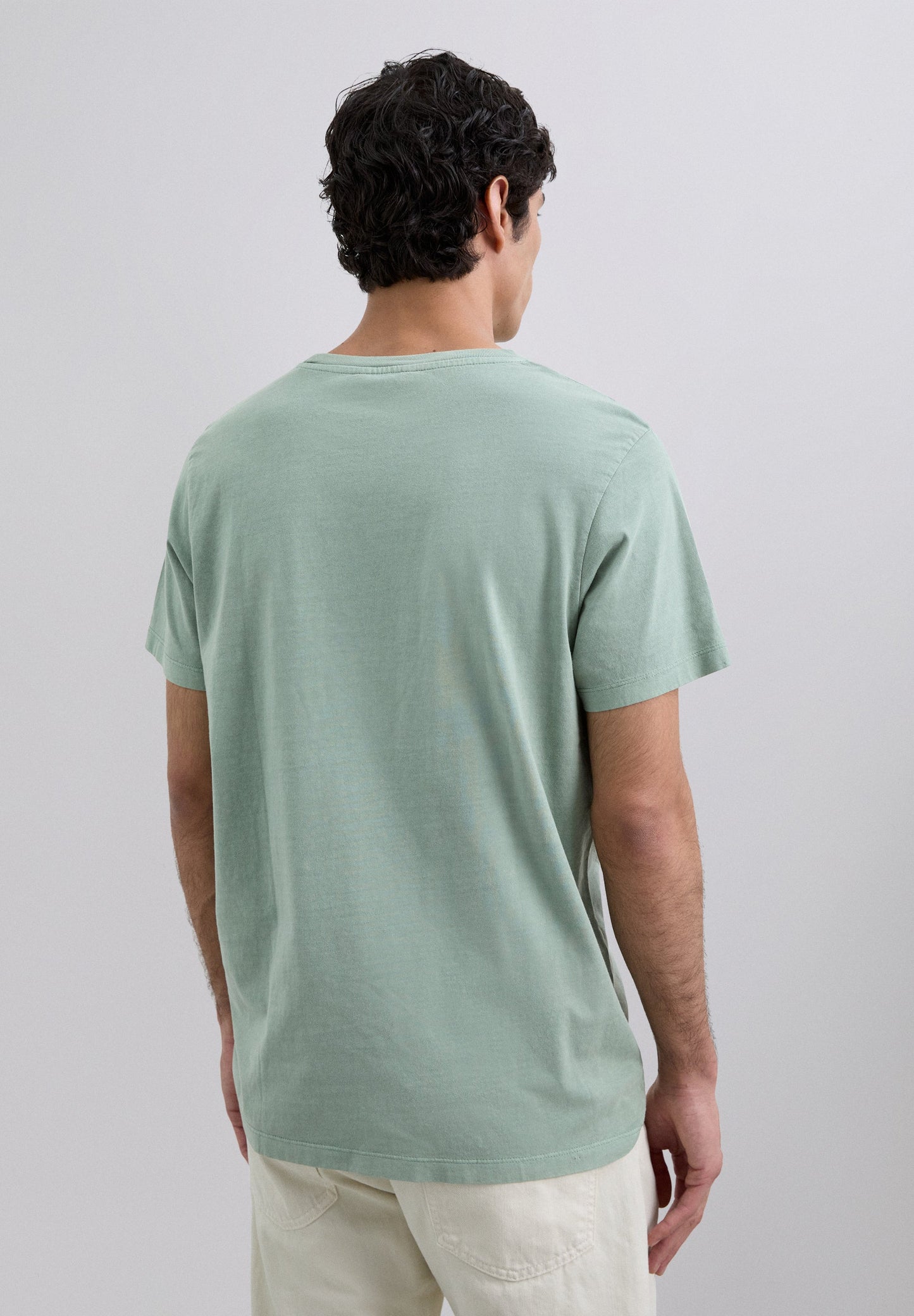 POLERA CALAVERA BORDADA TONO