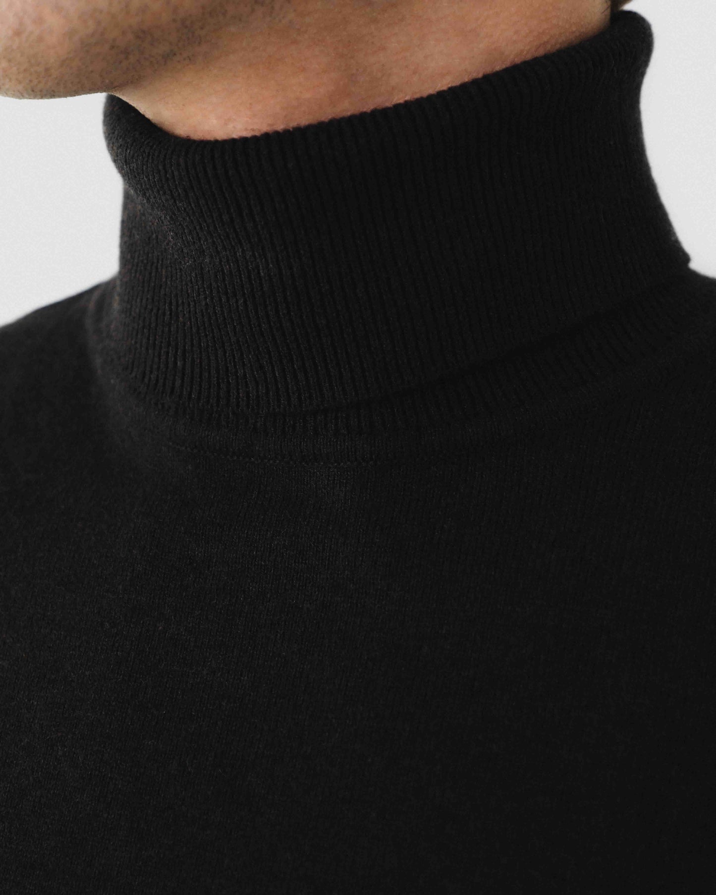 JERSEY BÁSICO CUELLO ALTO