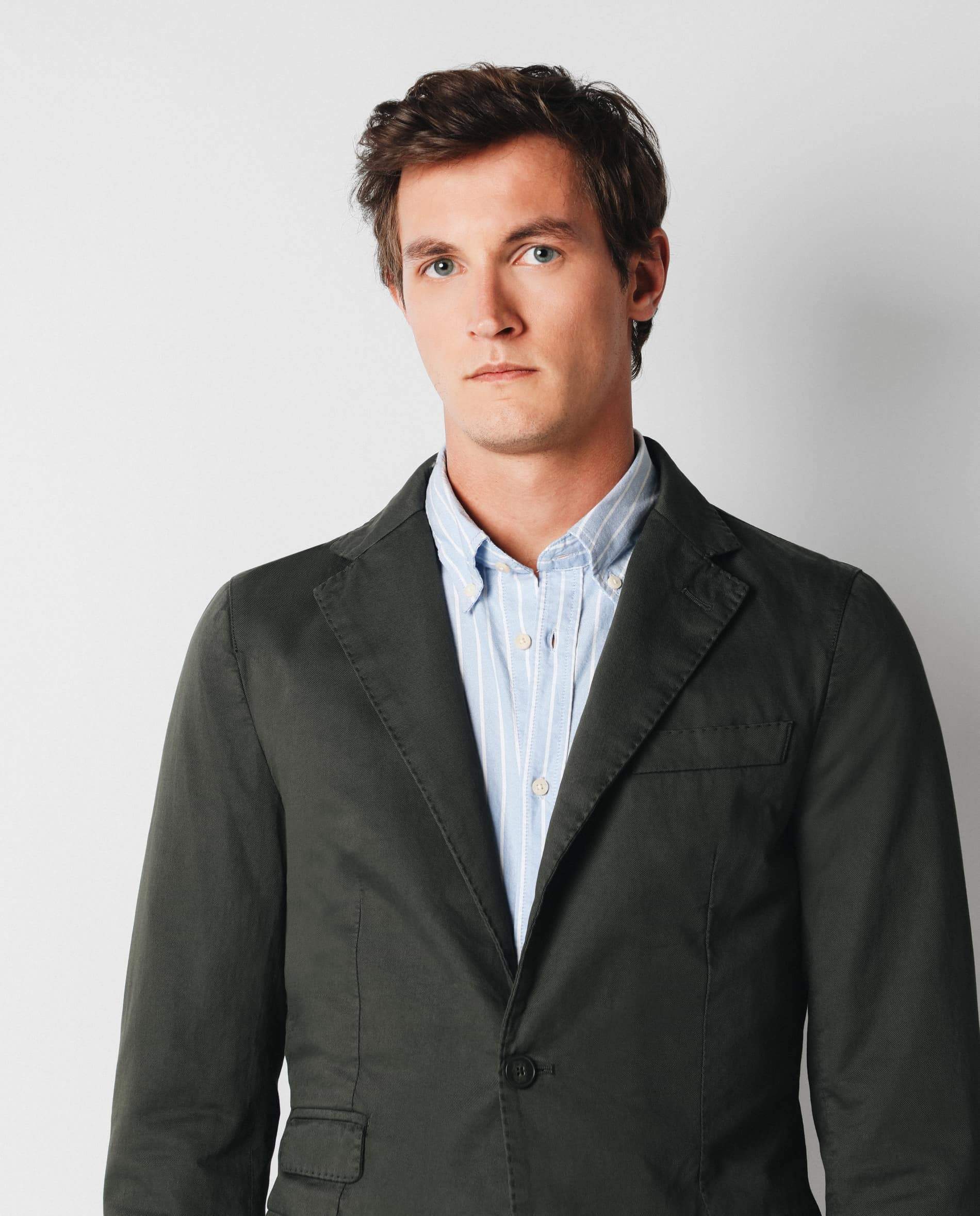 AMERICANA SLIM FIT DOBLE BOLSILLO