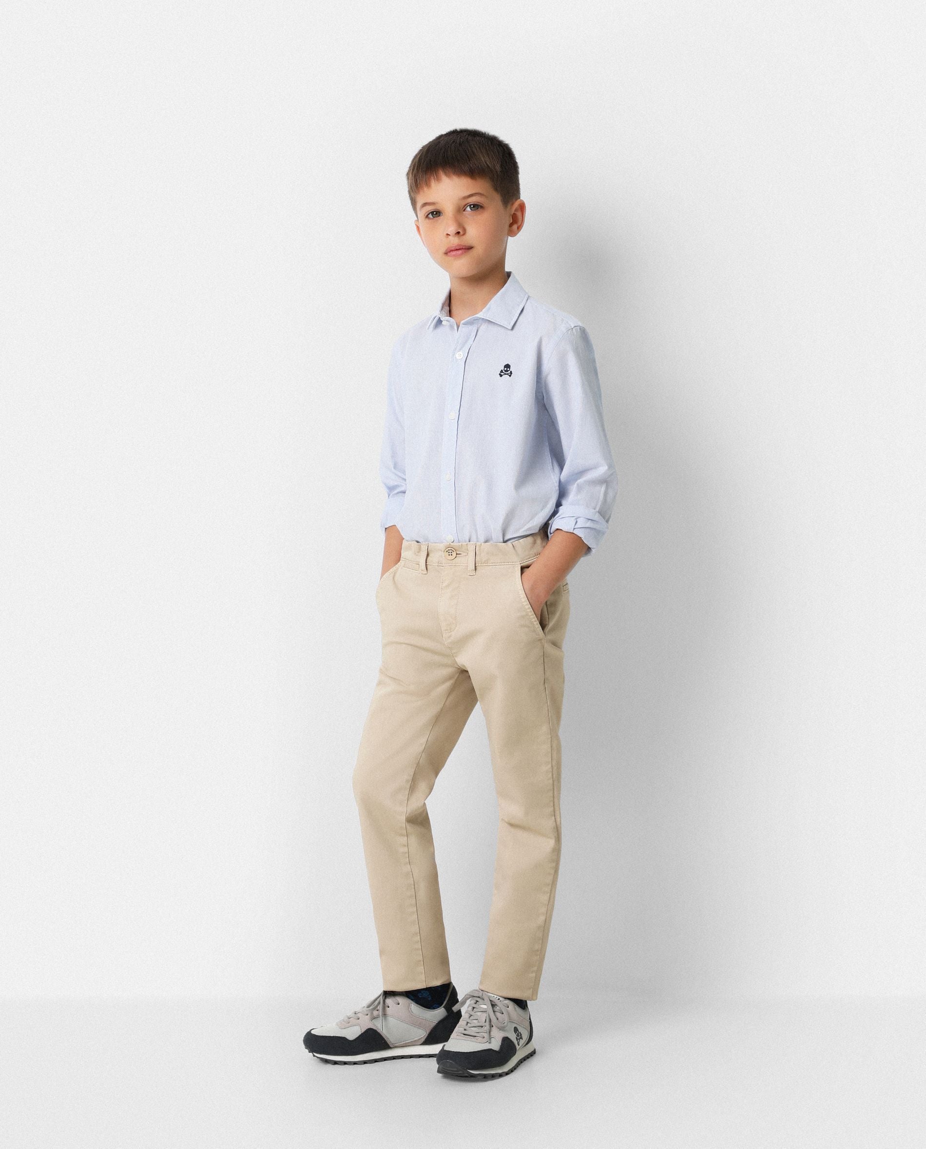 PANTALÓN CHINO