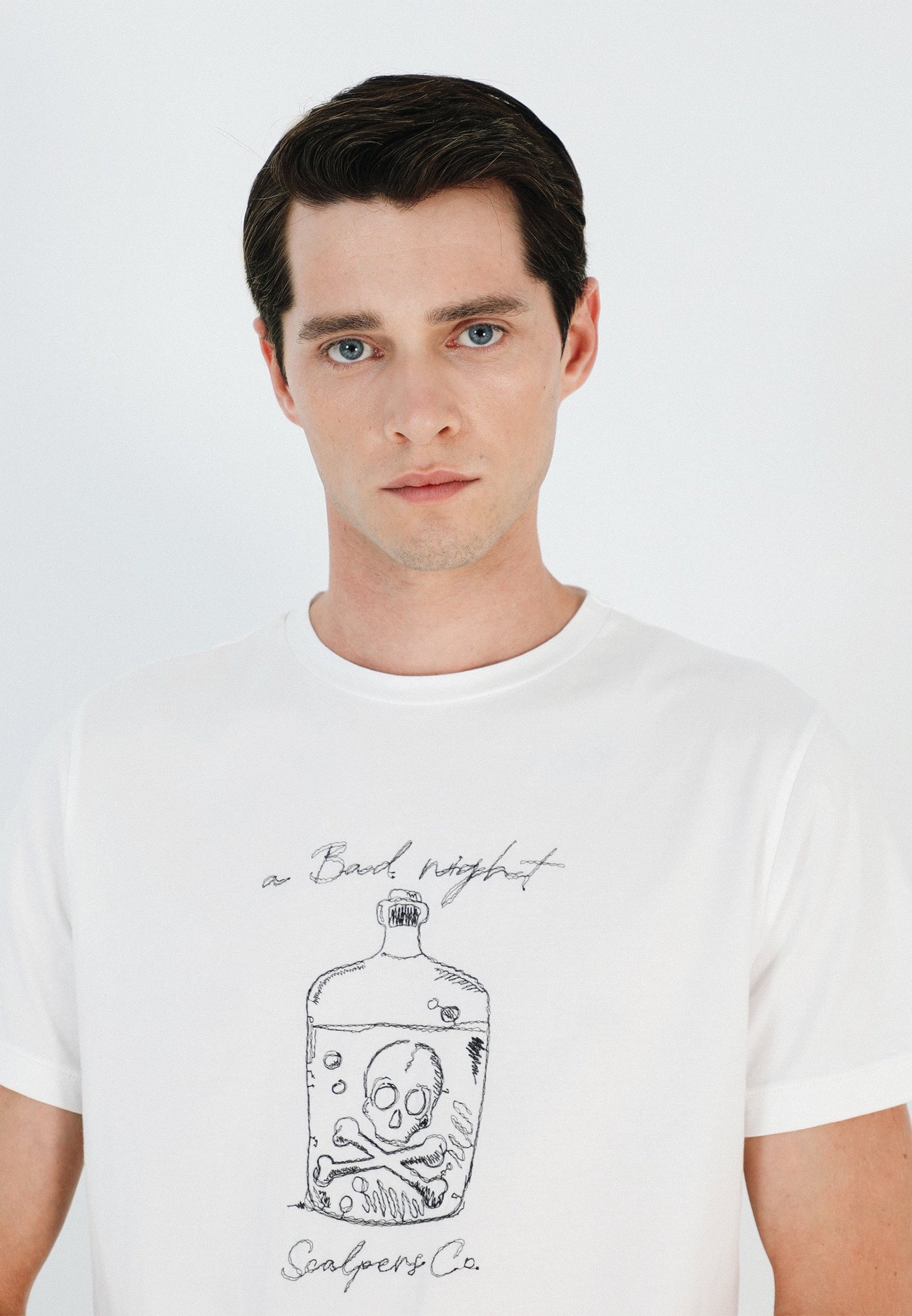 CAMISETA CALAVERA BORDADA DELANTERO