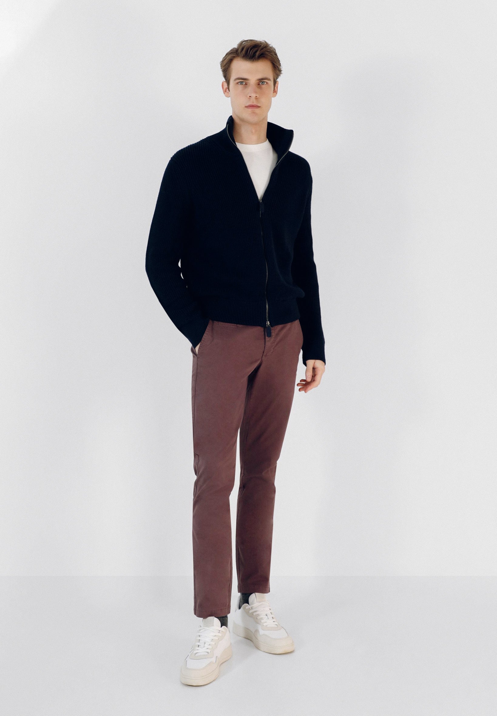 PANTALÓN CHINO CASUAL