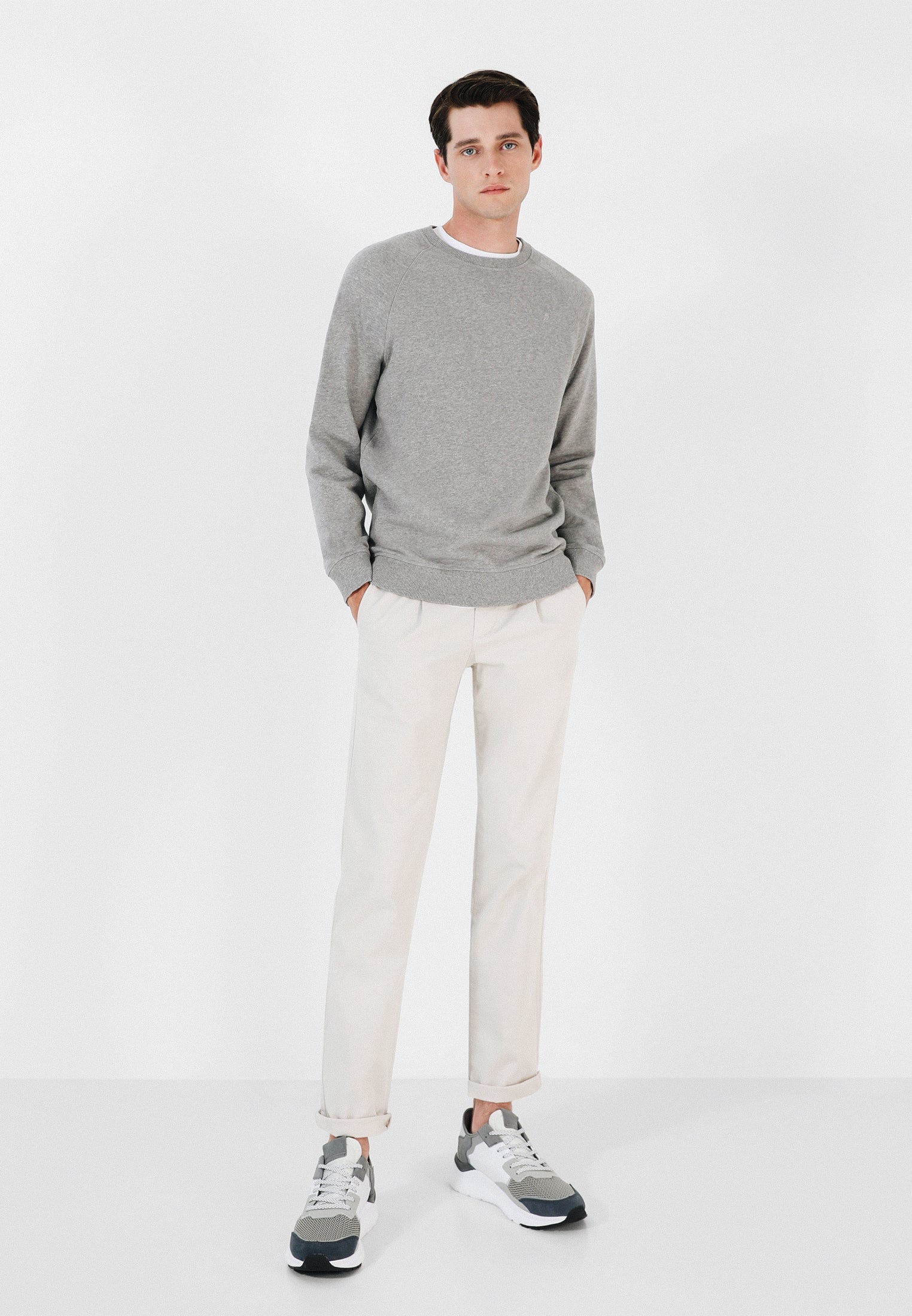 PANTALÓN CHINO PINZAS