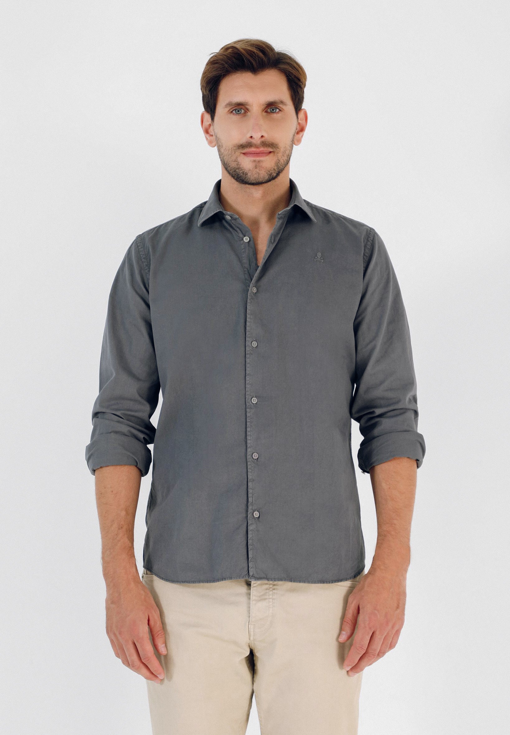 CAMISA CALAVERA BORDADA TONO