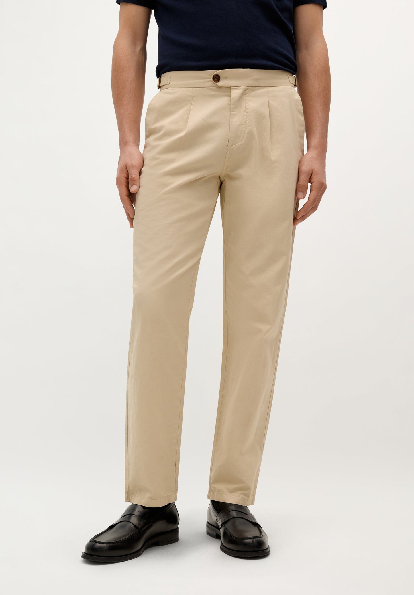 PANTALÓN CHINO PINZAS