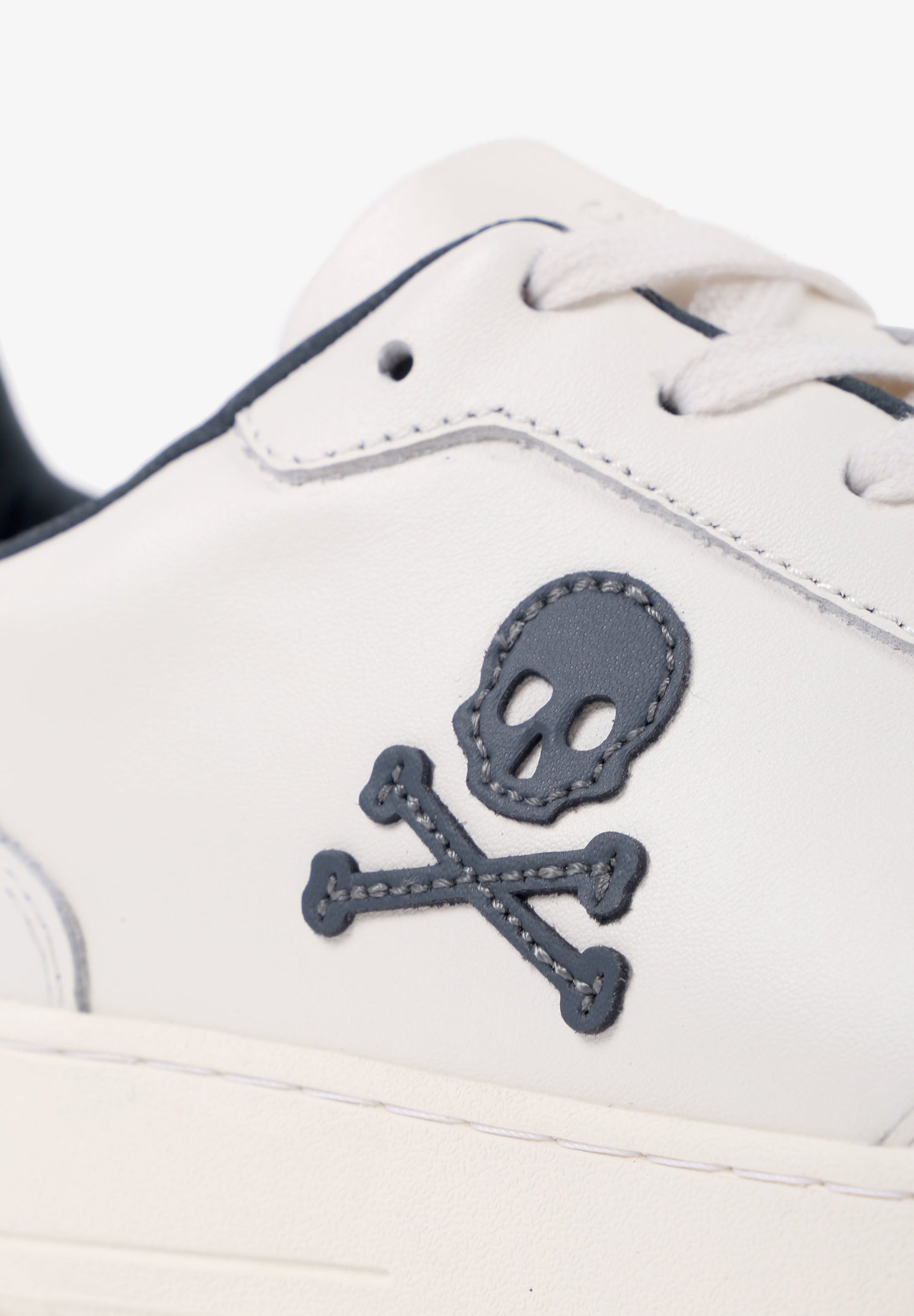 SNEAKERS PIEL DETALLES CONTRASTE