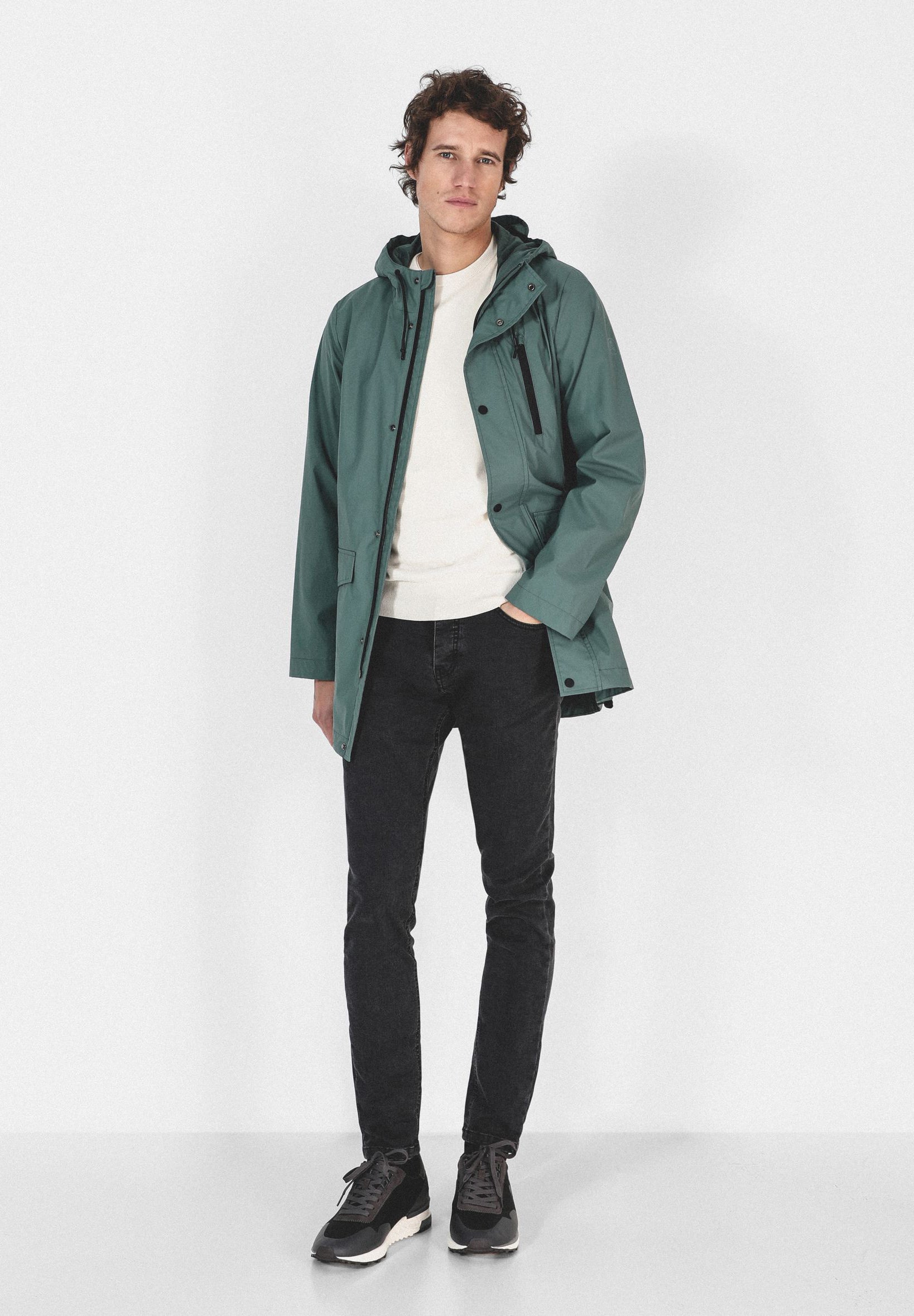 CHAQUETÓN IMPERMEABLE