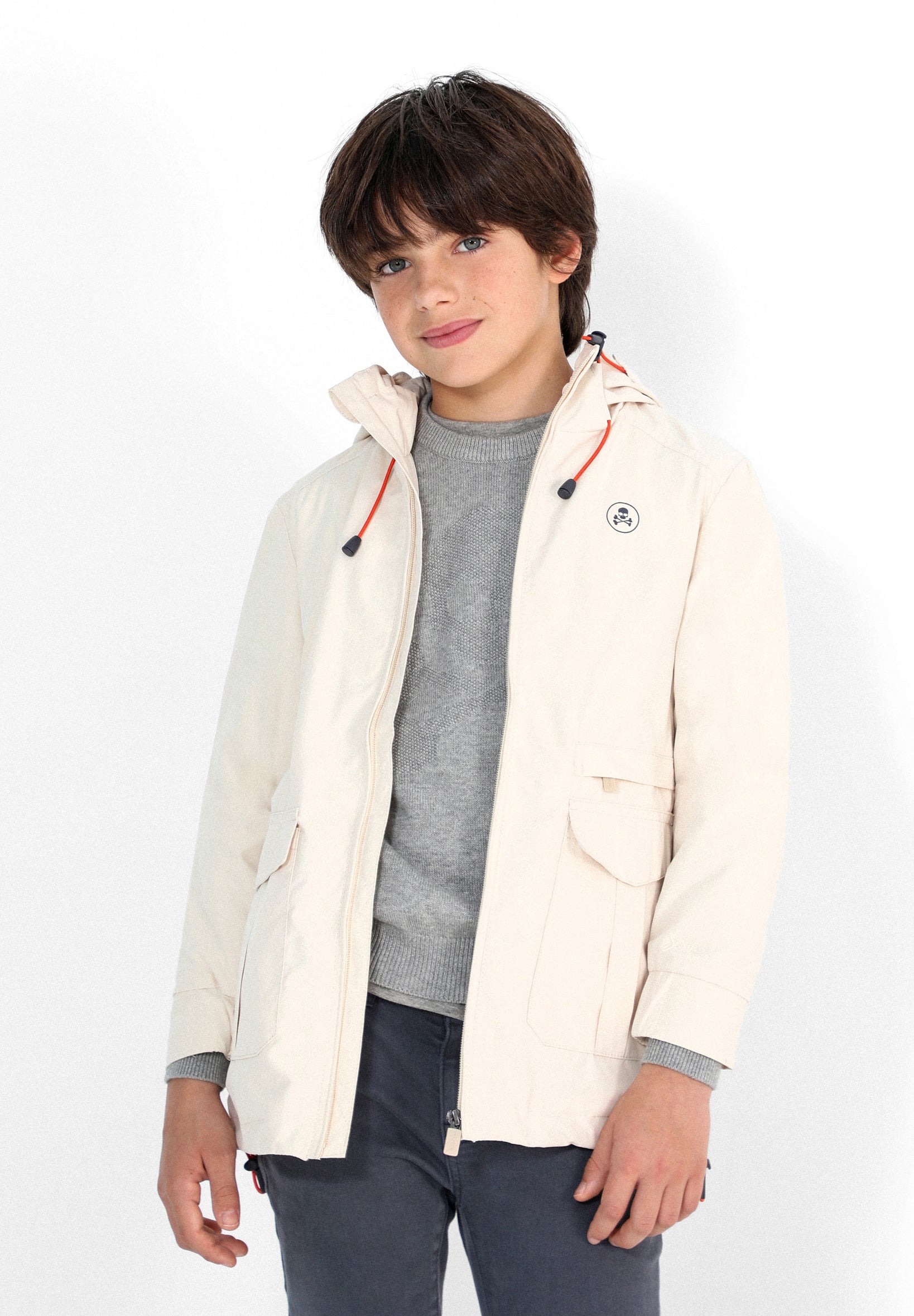 CHAQUETA LIGERA CAPUCHA