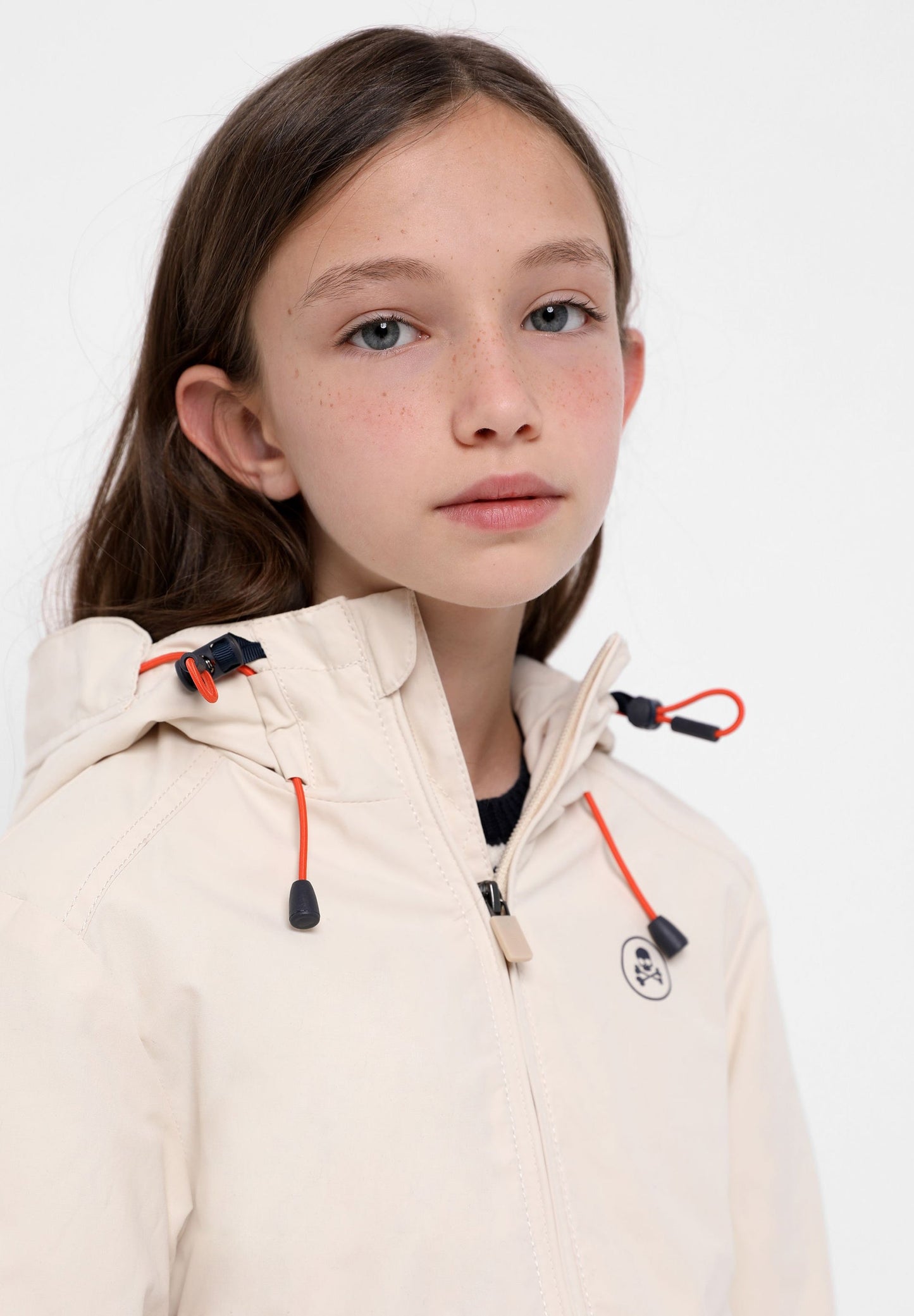CHAQUETA LIGERA CAPUCHA
