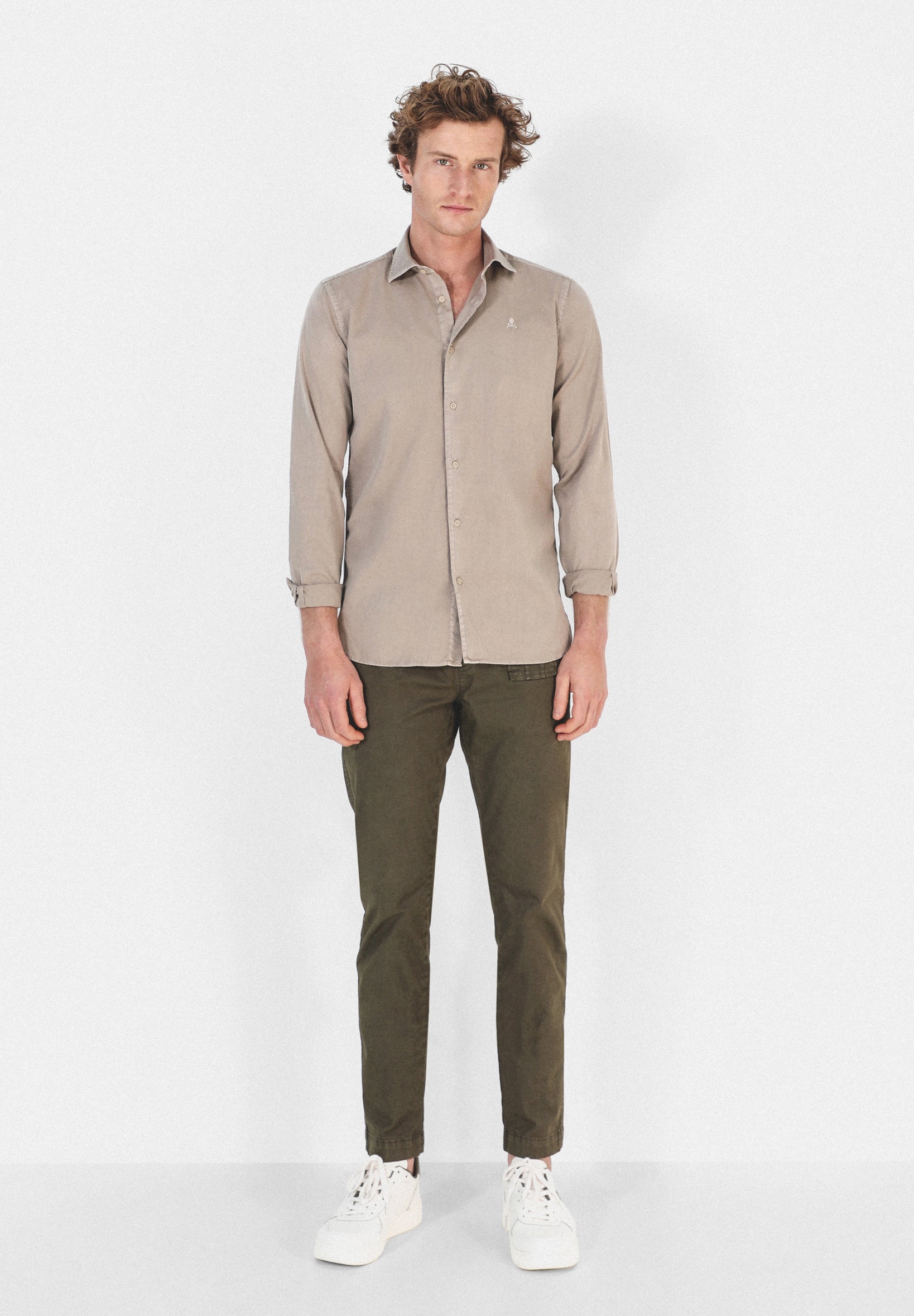 CAMISA CALAVERA BORDADA TONO