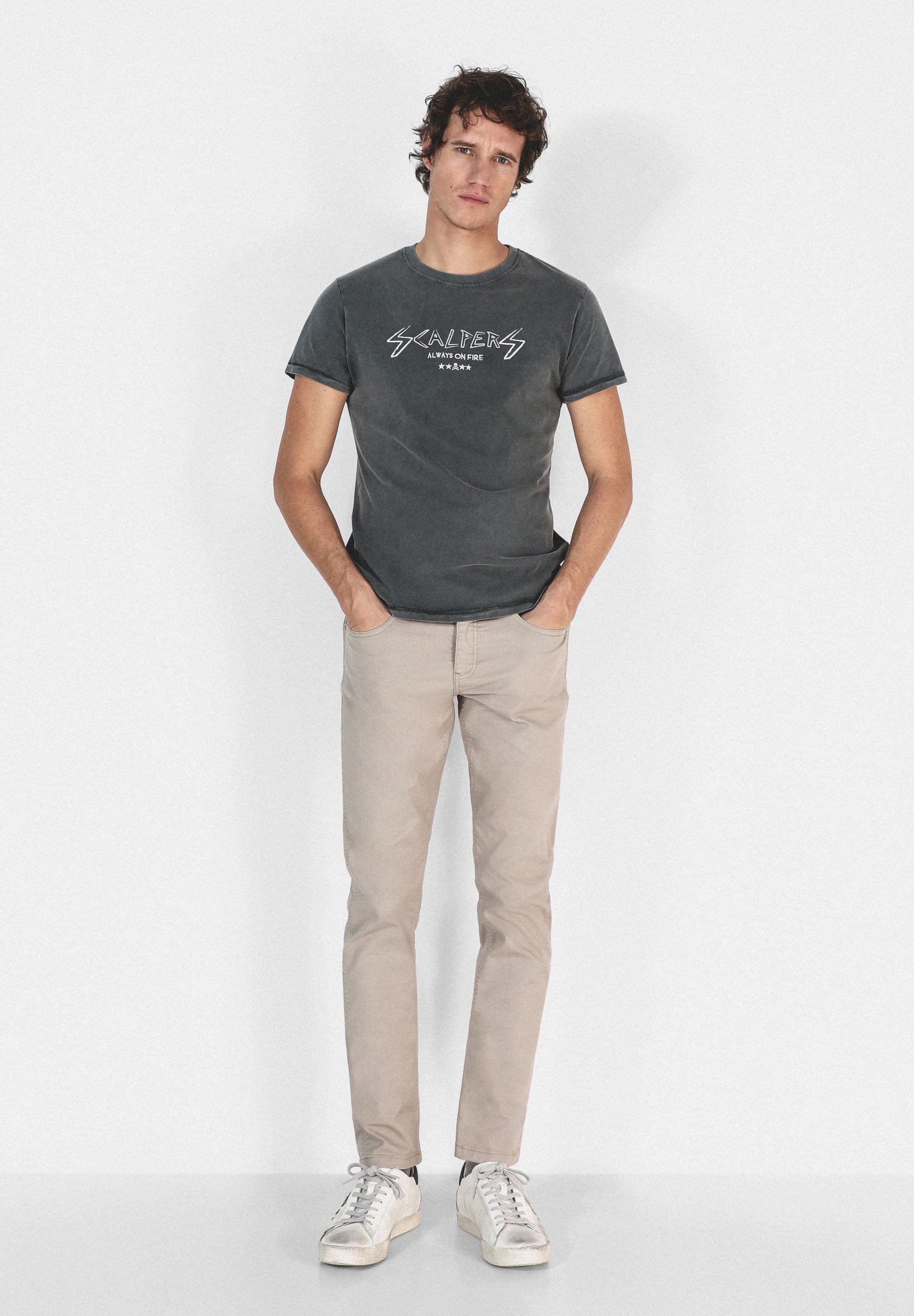 CAMISETA LAVADA LOGO FRONTAL