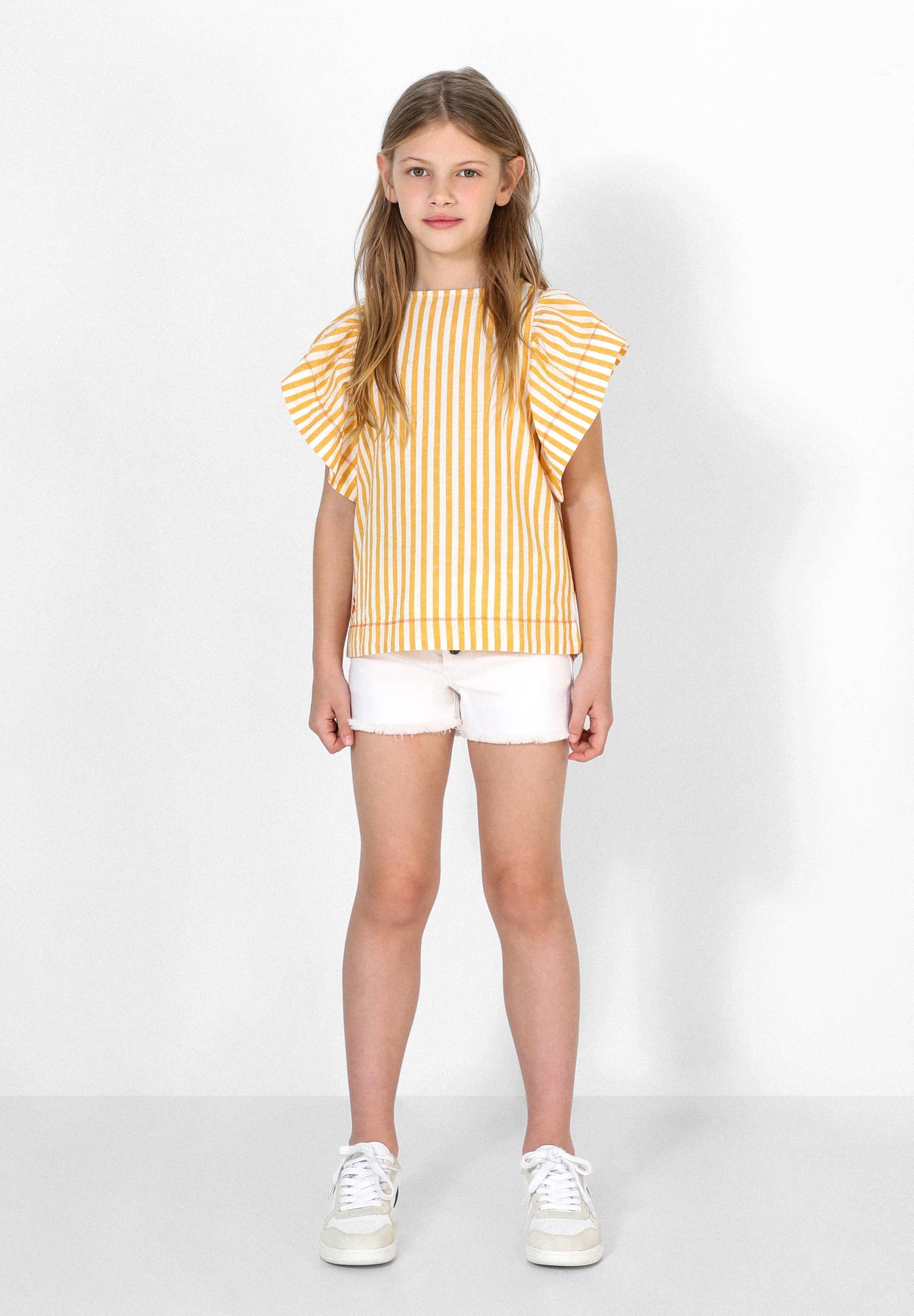 BLUSA RAYAS VOLANTES