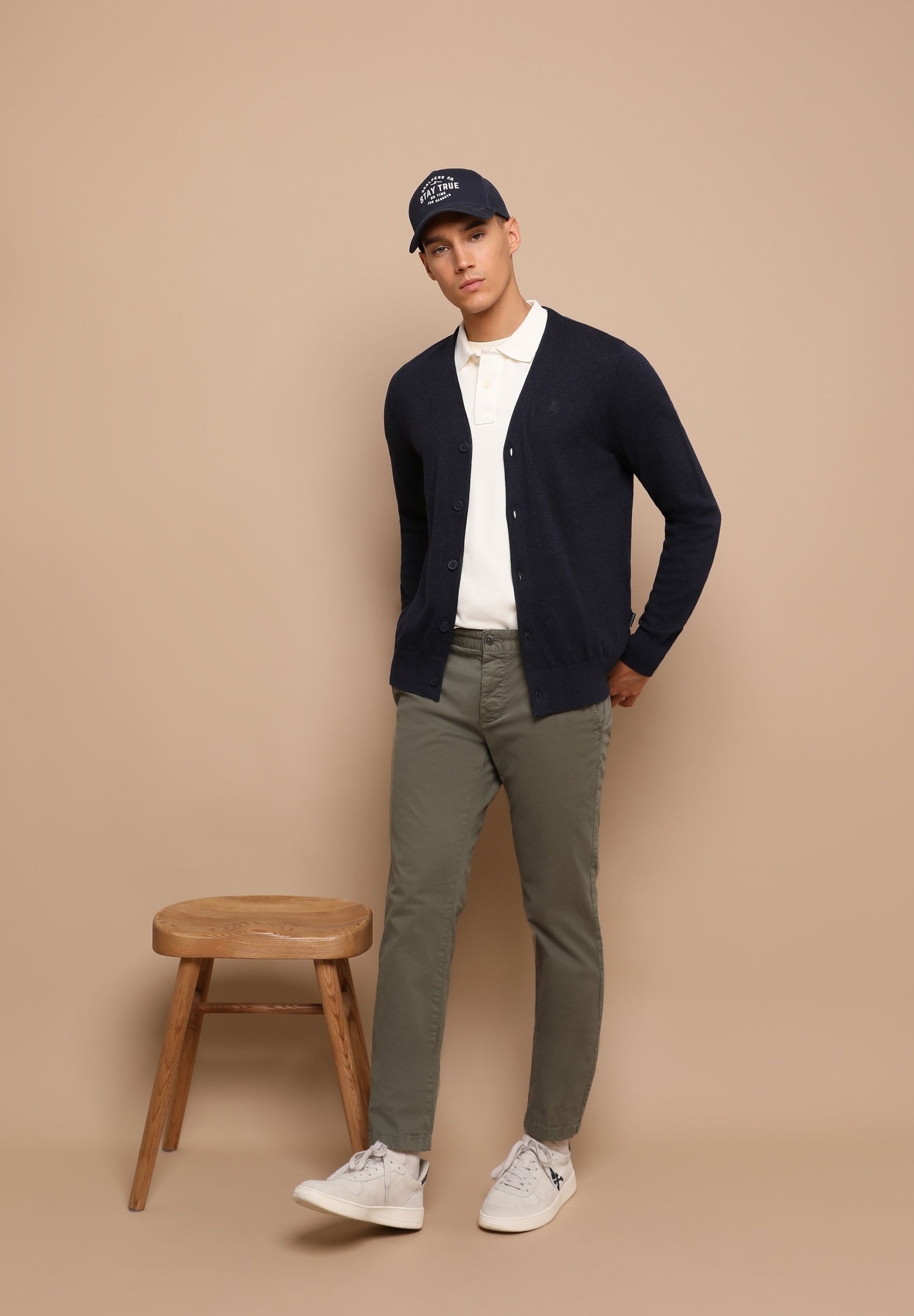 PANTALÓN CHINO CASUAL