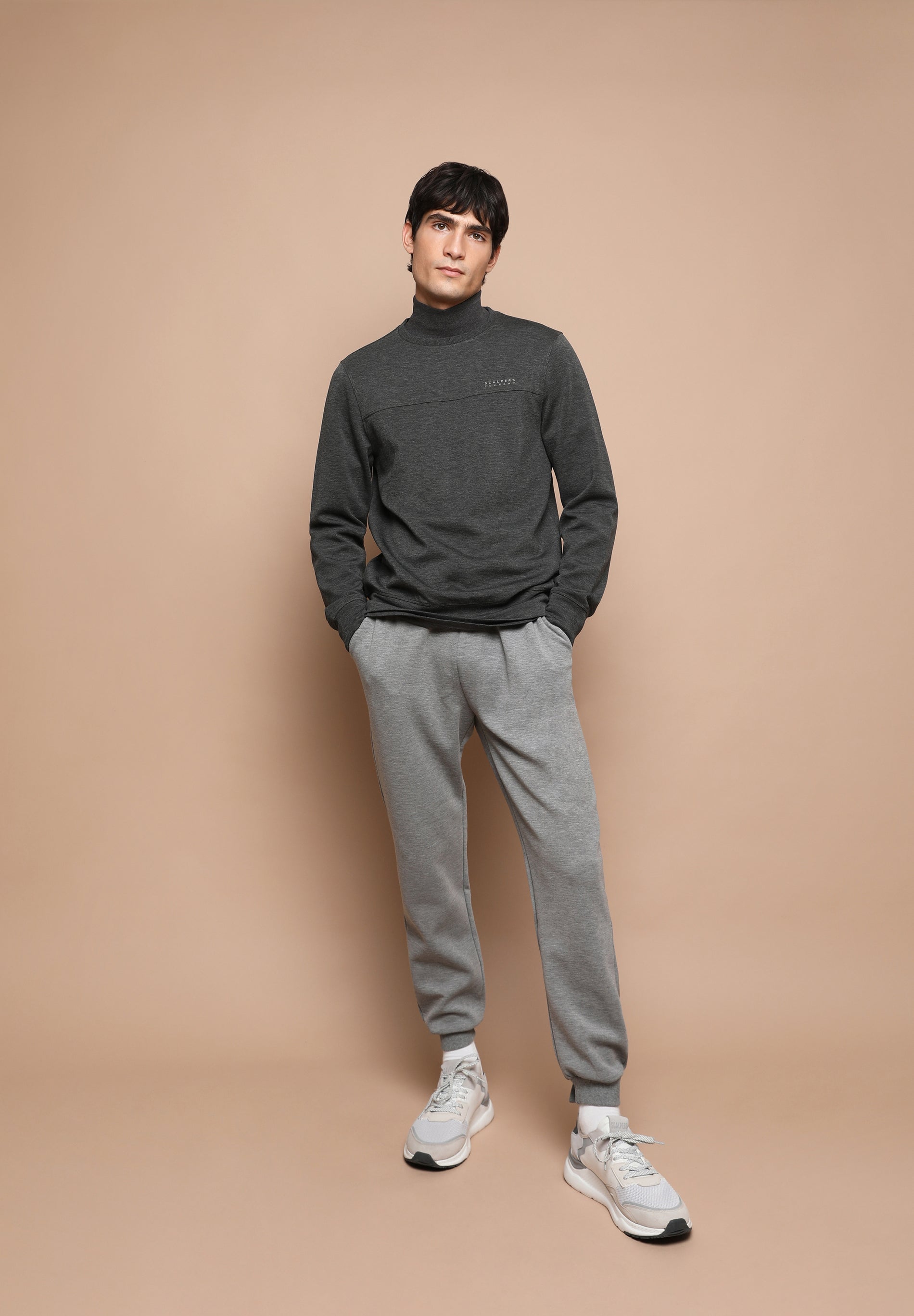 SUDADERA NEO LOGO