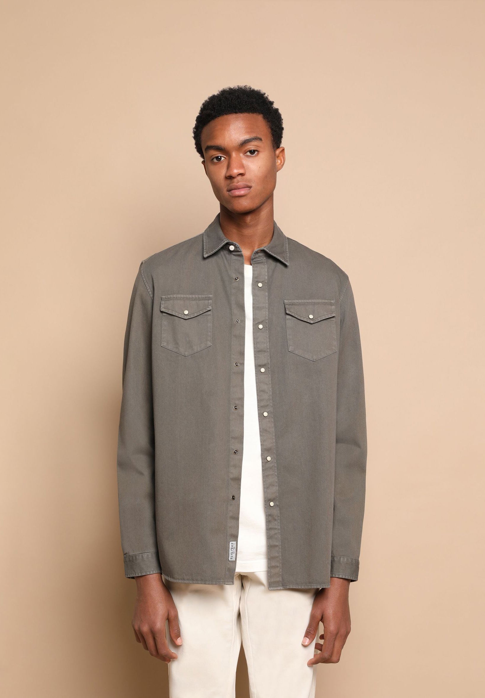 CAMISA LAVADA BOLSILLOS