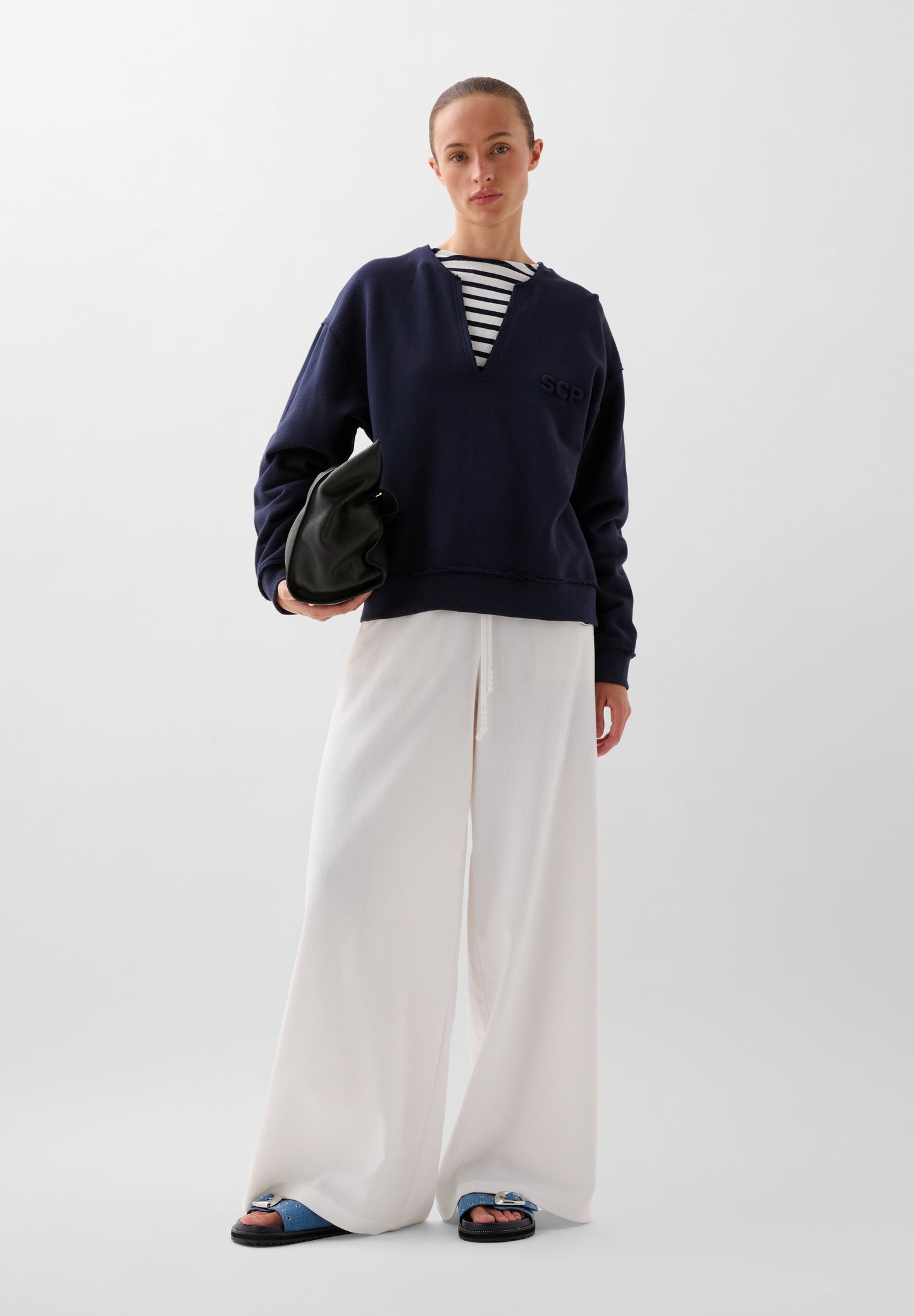 POLERÓN ESCOTE PICO