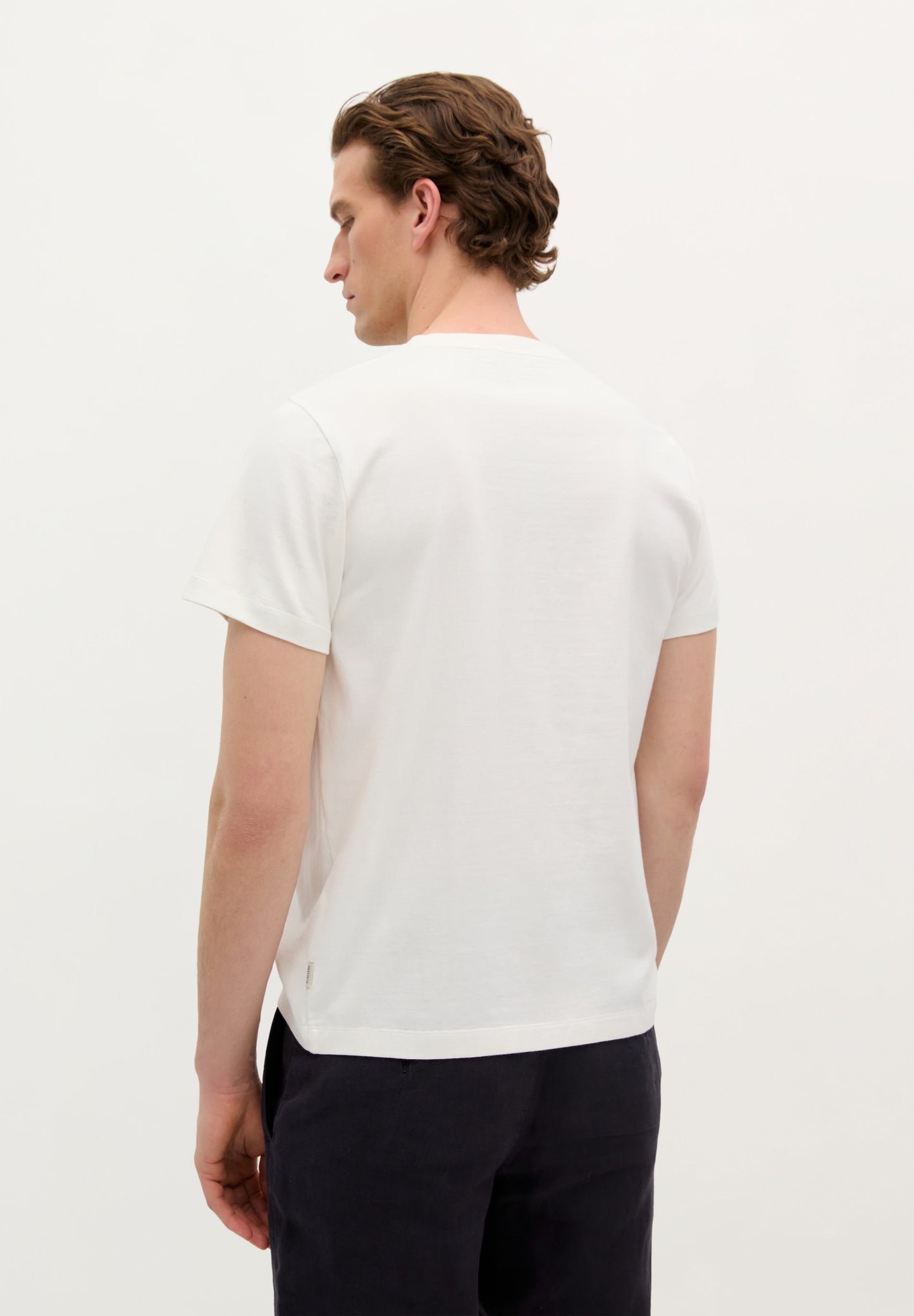 CAMISETA LOGO CONTRASTE