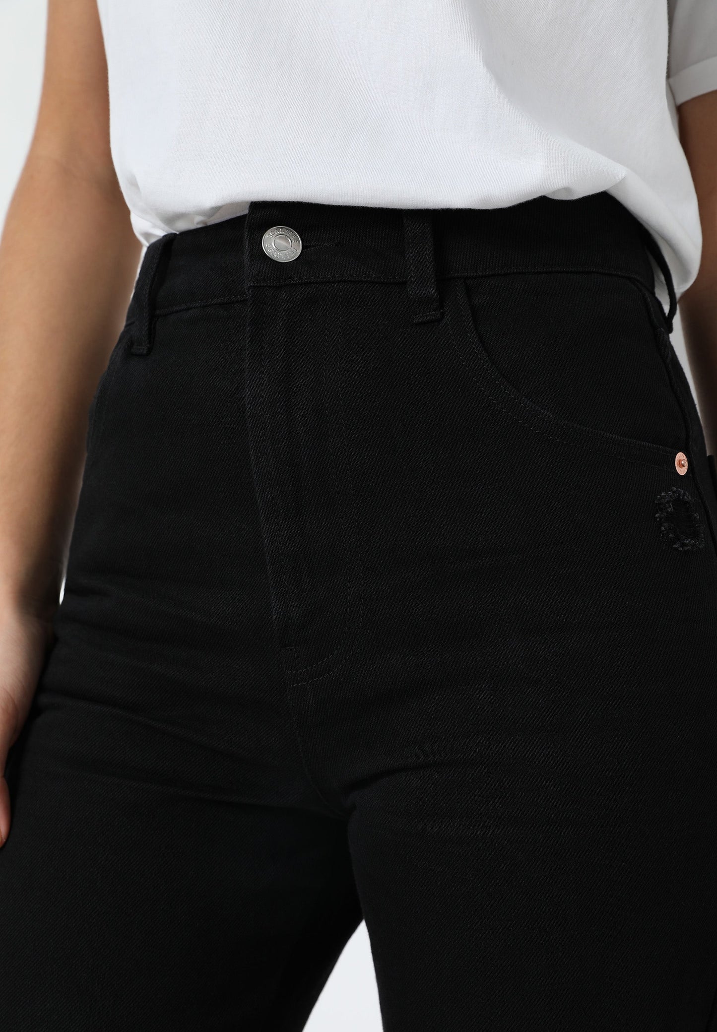 JEANS RECTOS DESFLECADOS