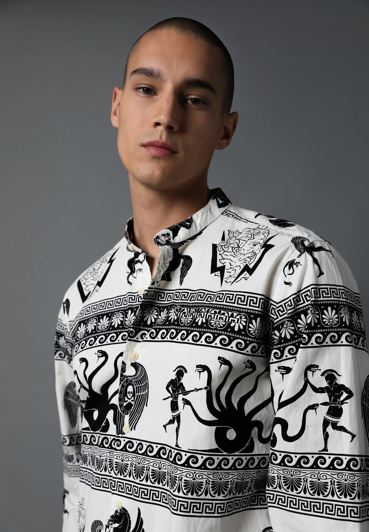 CAMISA ESTAMPADA "OLYMPO"