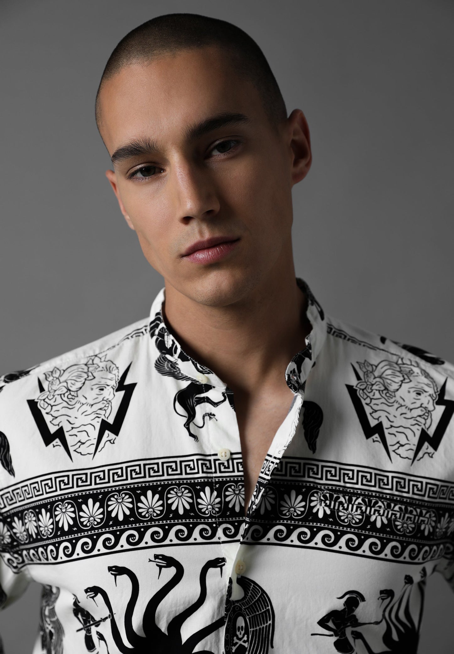 CAMISA ESTAMPADA "OLYMPO"