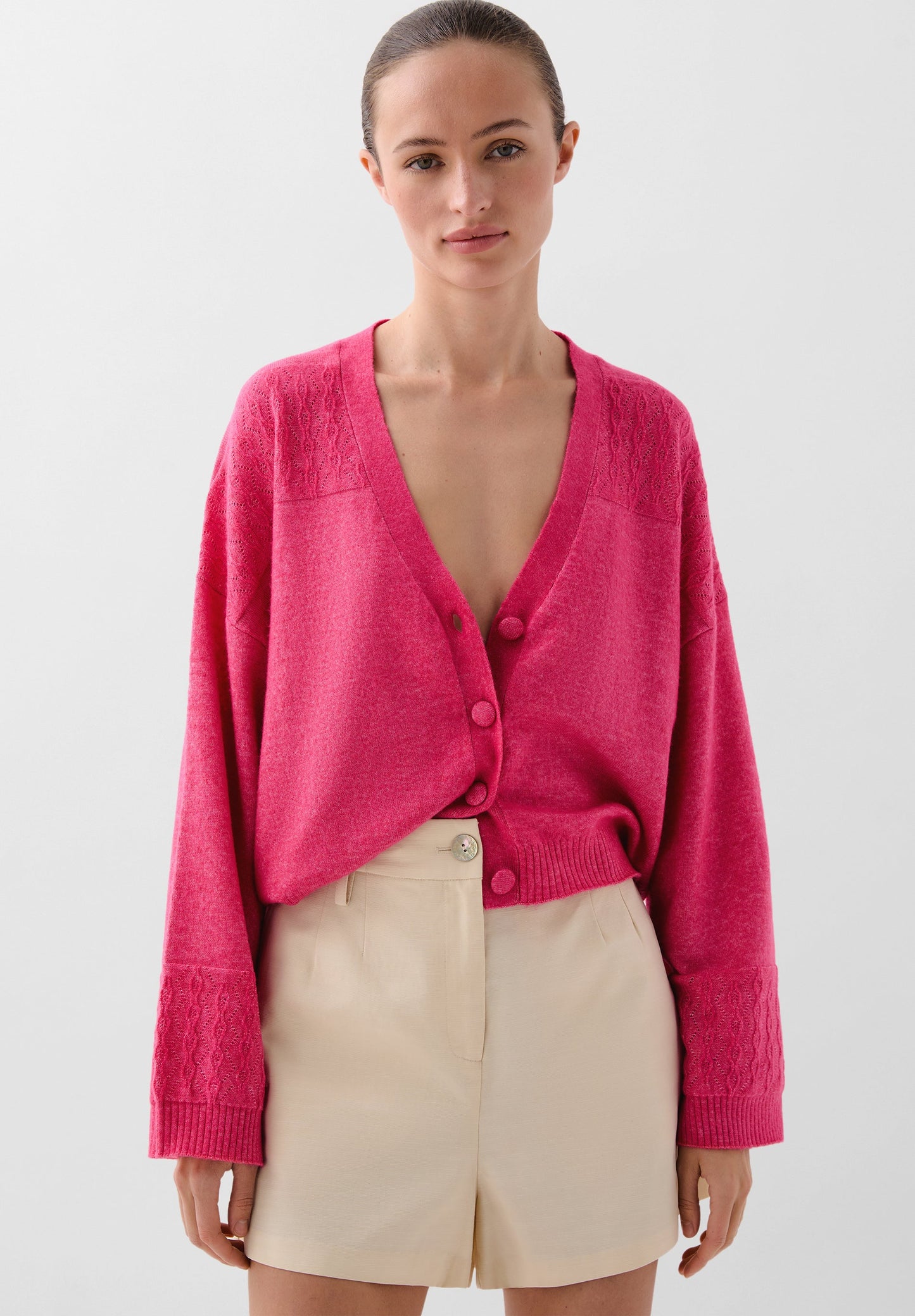 CÁRDIGAN ESCOTE PICO