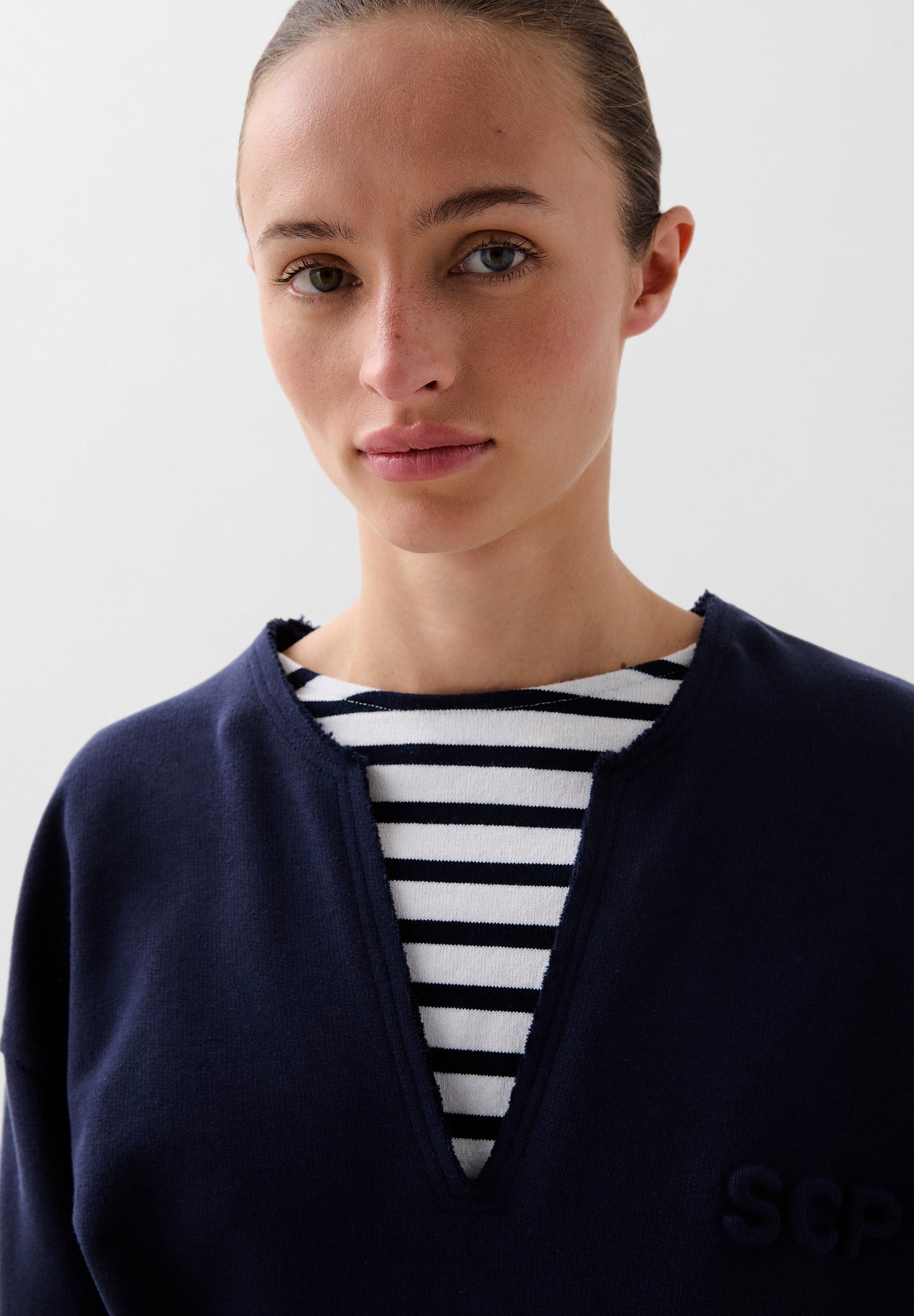 POLERÓN ESCOTE PICO