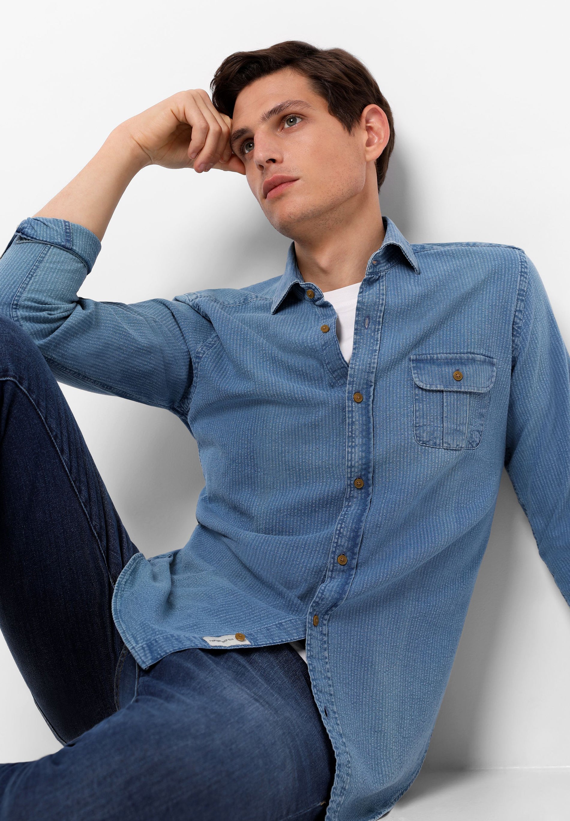CAMISA DENIM BOLSILLO TAPETA