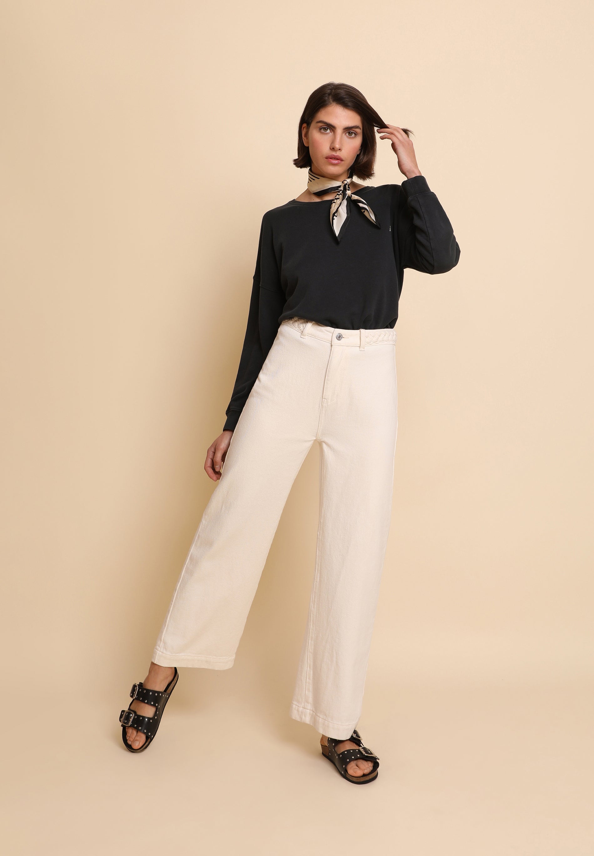 PANTALÓN DENIM DETALLE TRENZADO