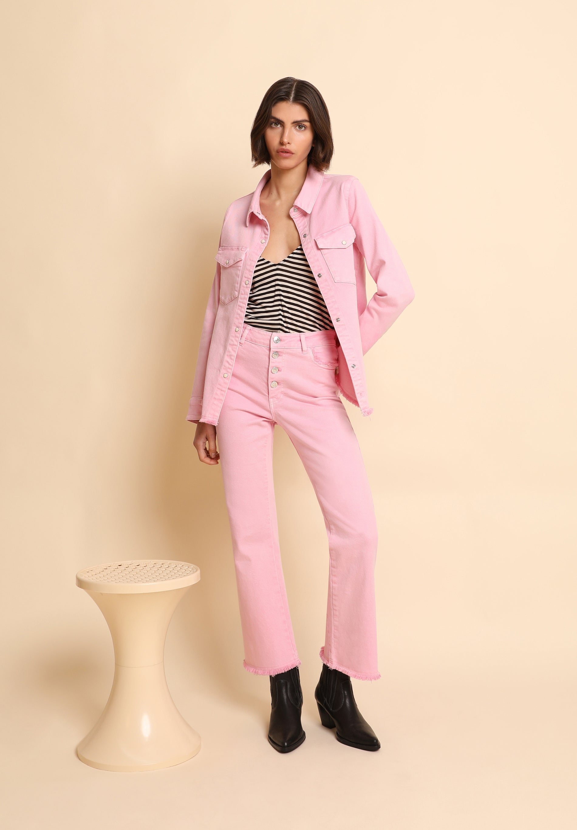 PANTALÓN DENIM ANKLE FLARE